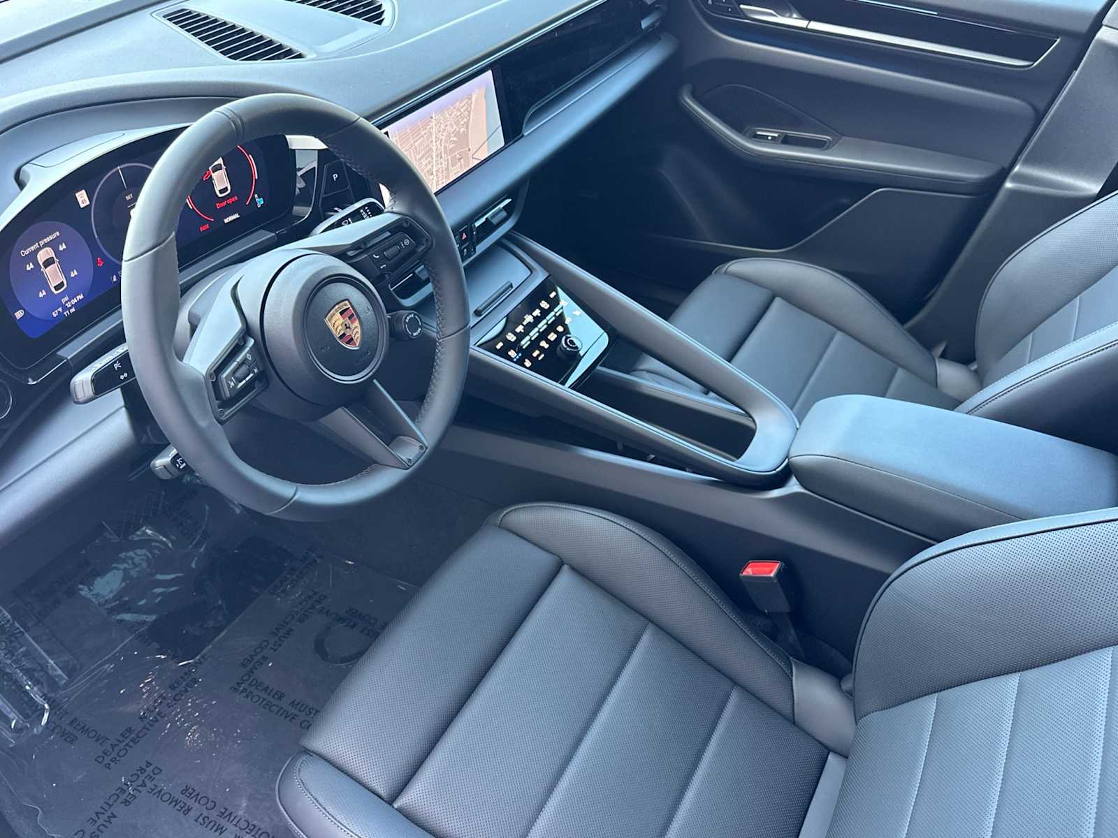 Thumbnail: 2025 Porsche Macan - 4