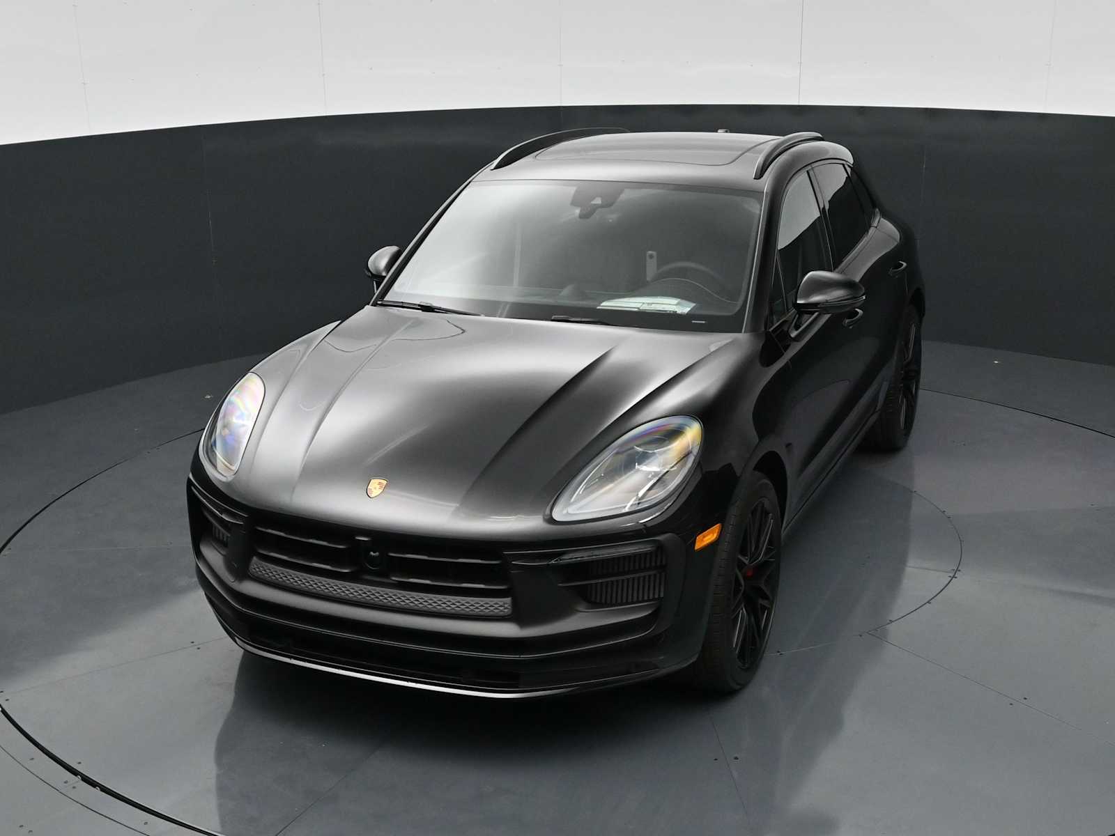 Thumbnail: 2026 Porsche Macan - 30