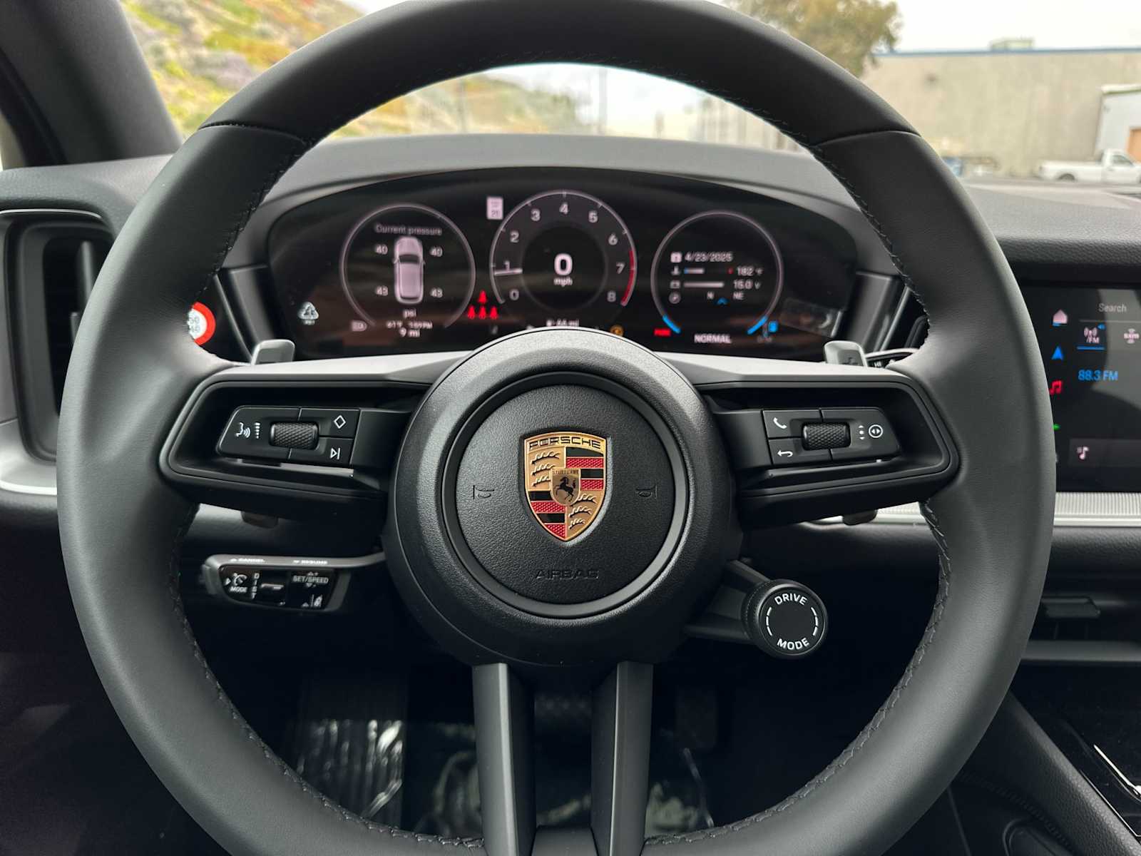 Thumbnail: 2025 Porsche Cayenne - 25