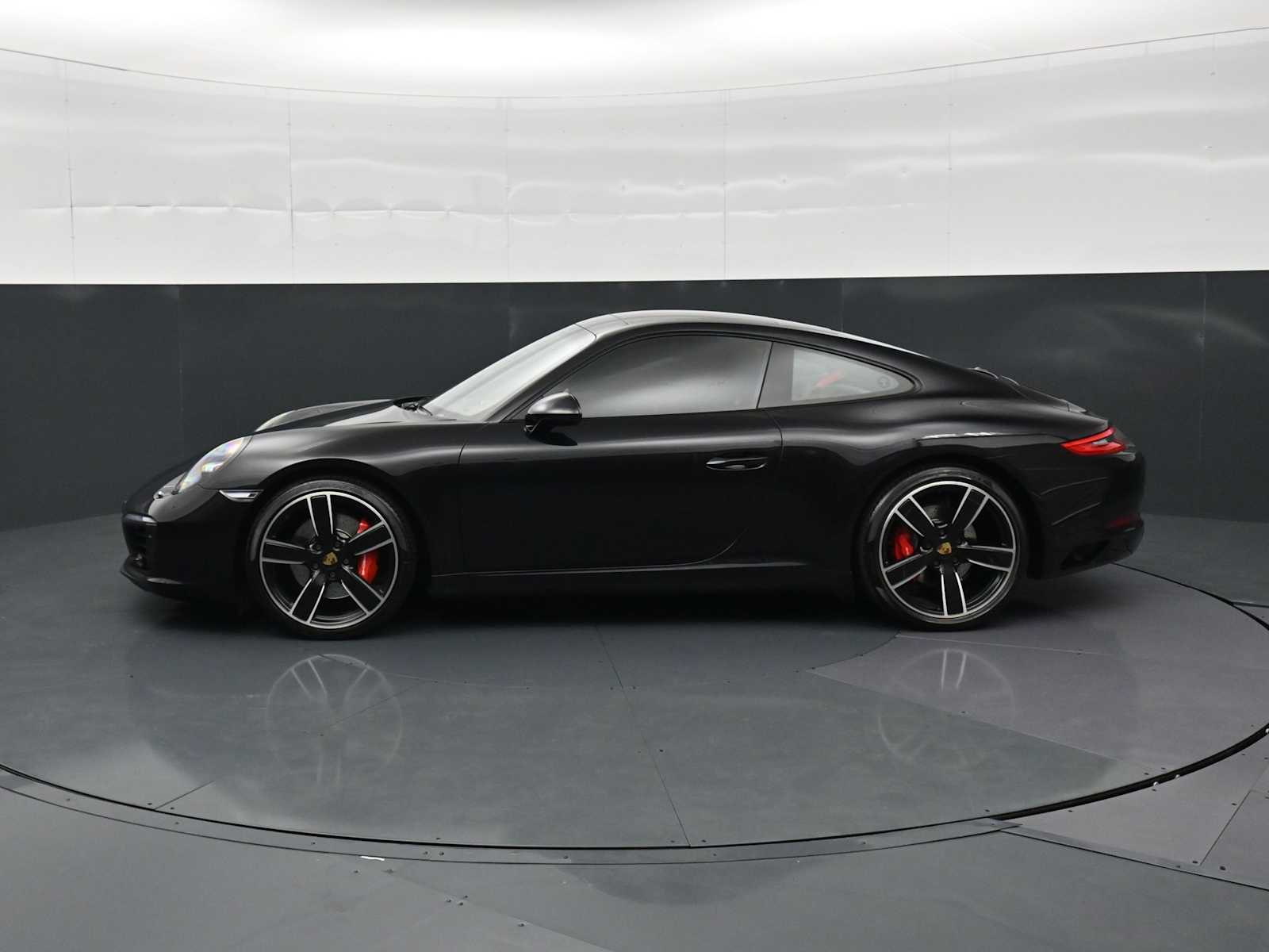Thumbnail: 2018 Porsche 911 - 2
