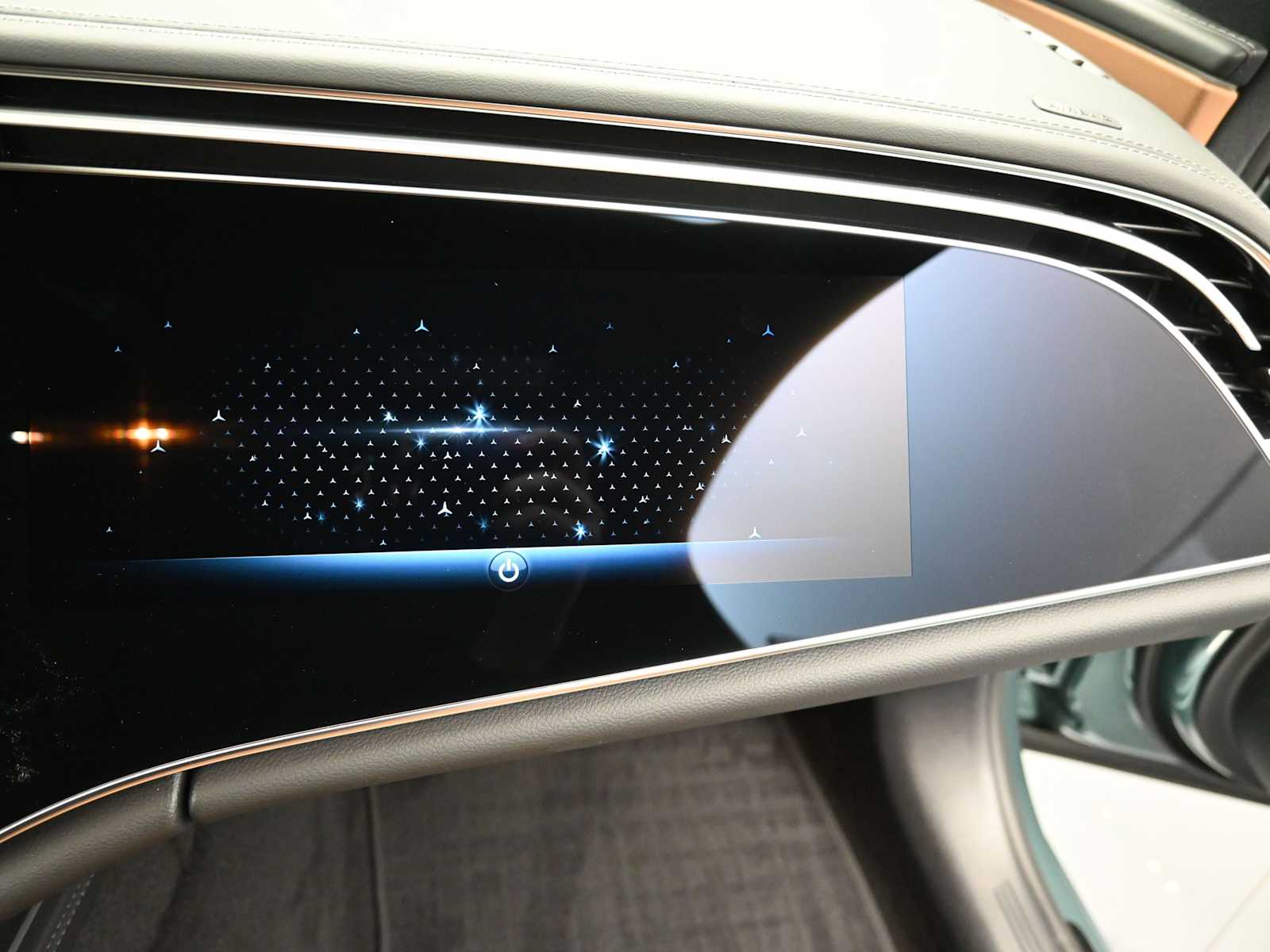 Thumbnail: 2025 Mercedes-Benz E-Class - 14