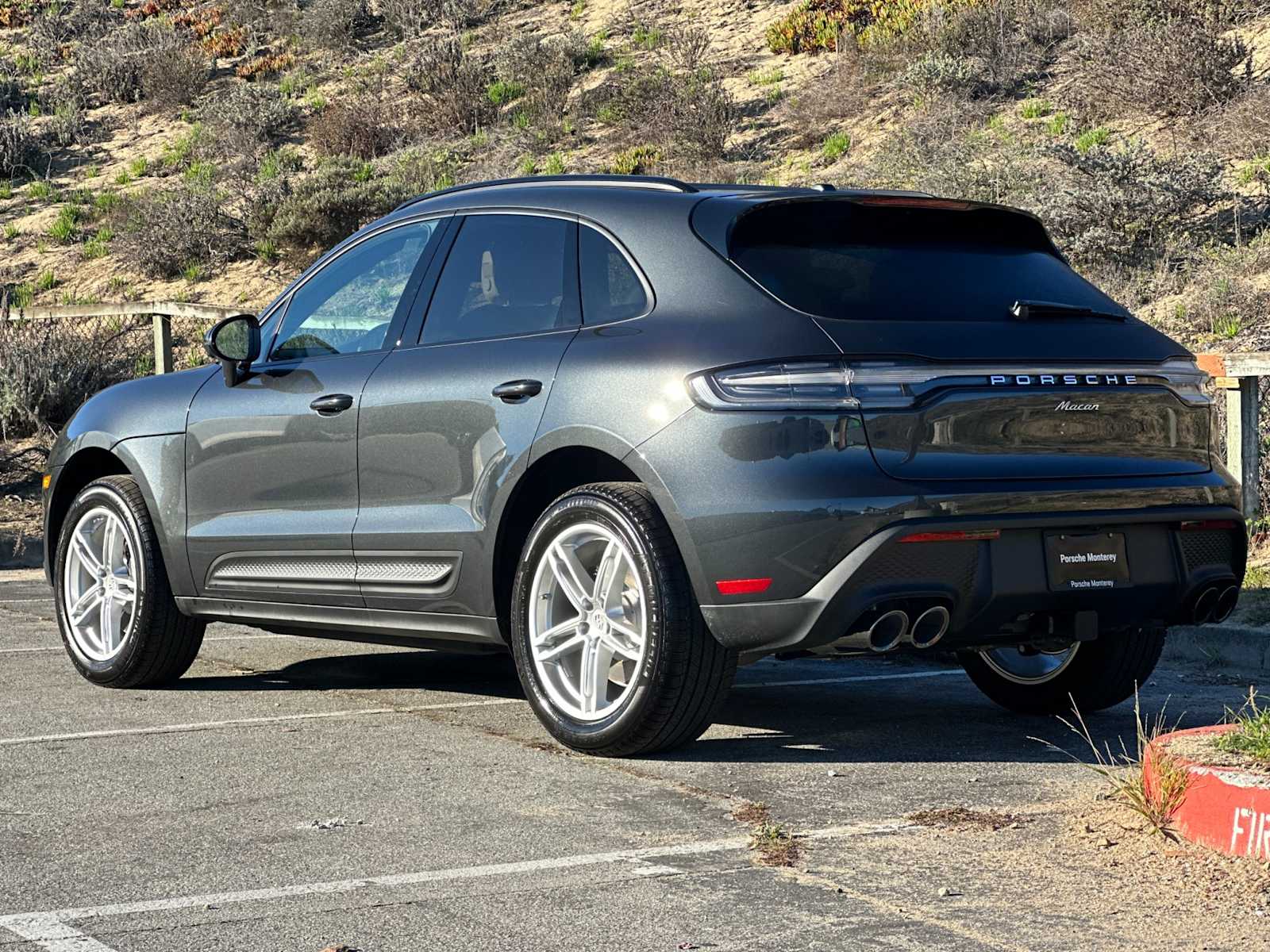 Thumbnail: 2026 Porsche Macan - 3