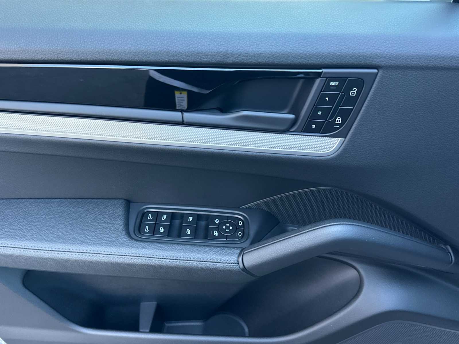 Thumbnail: 2025 Porsche Cayenne - 12