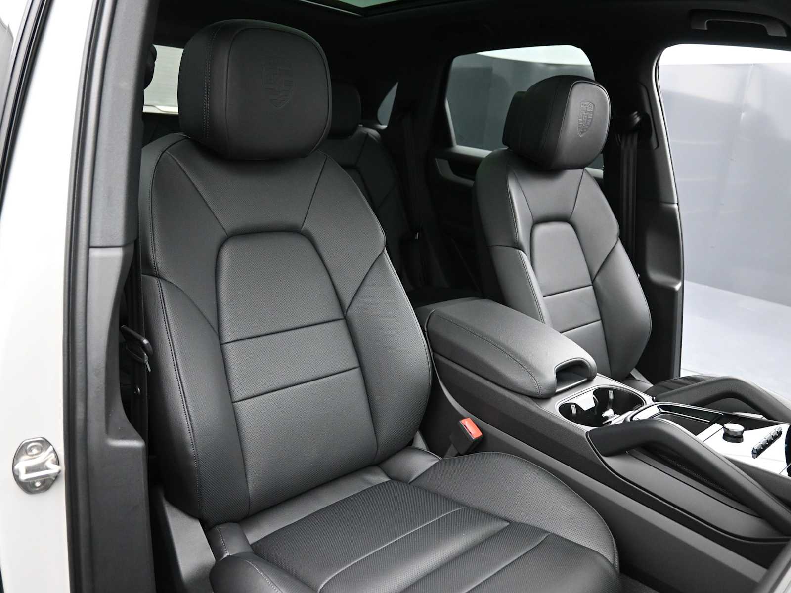 Thumbnail: 2026 Porsche Cayenne - 27