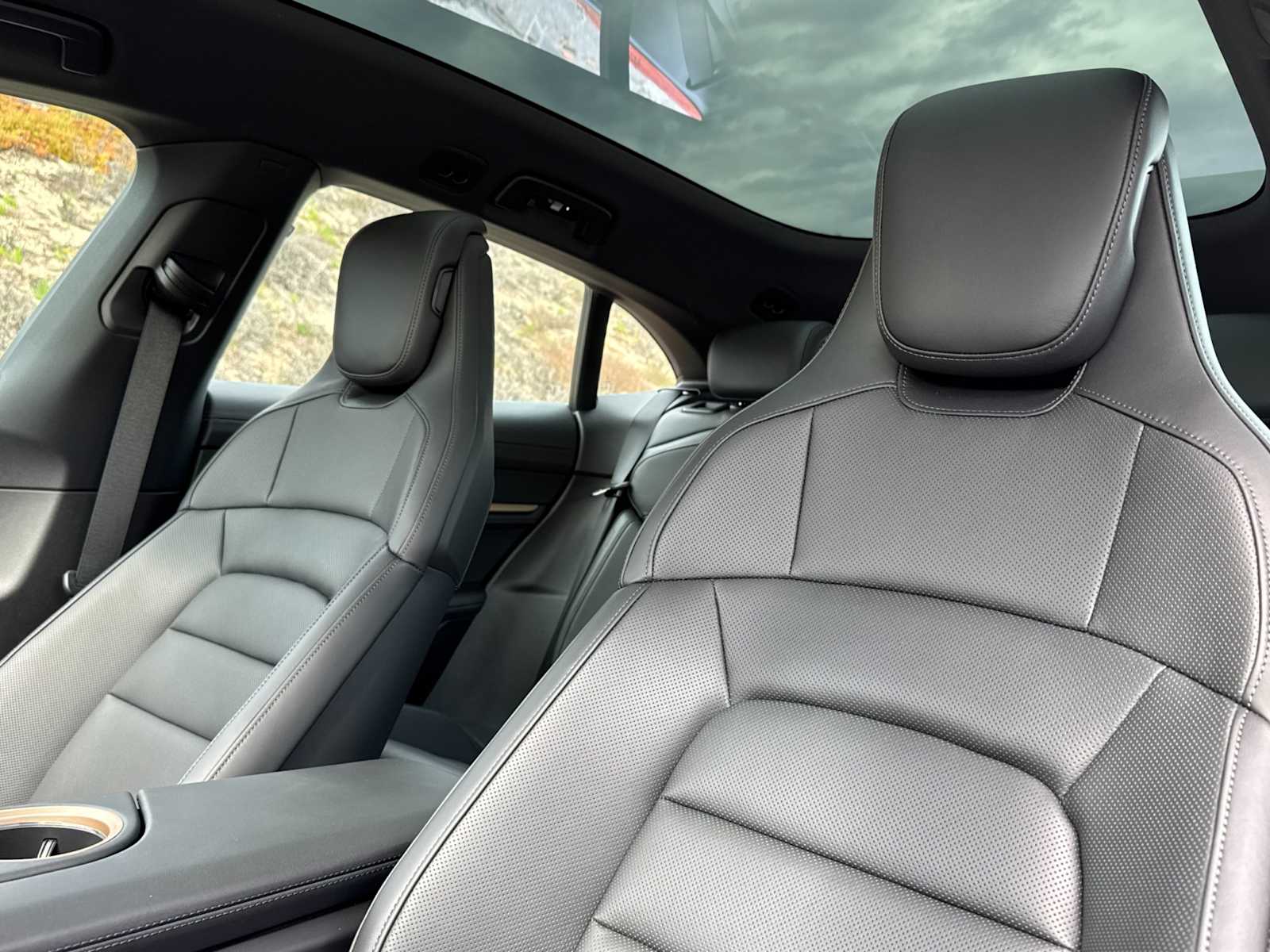 Thumbnail: 2025 Porsche Taycan - 5