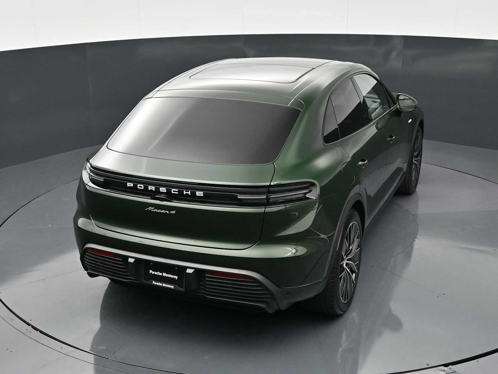 Thumbnail: 2026 Porsche Macan - 33