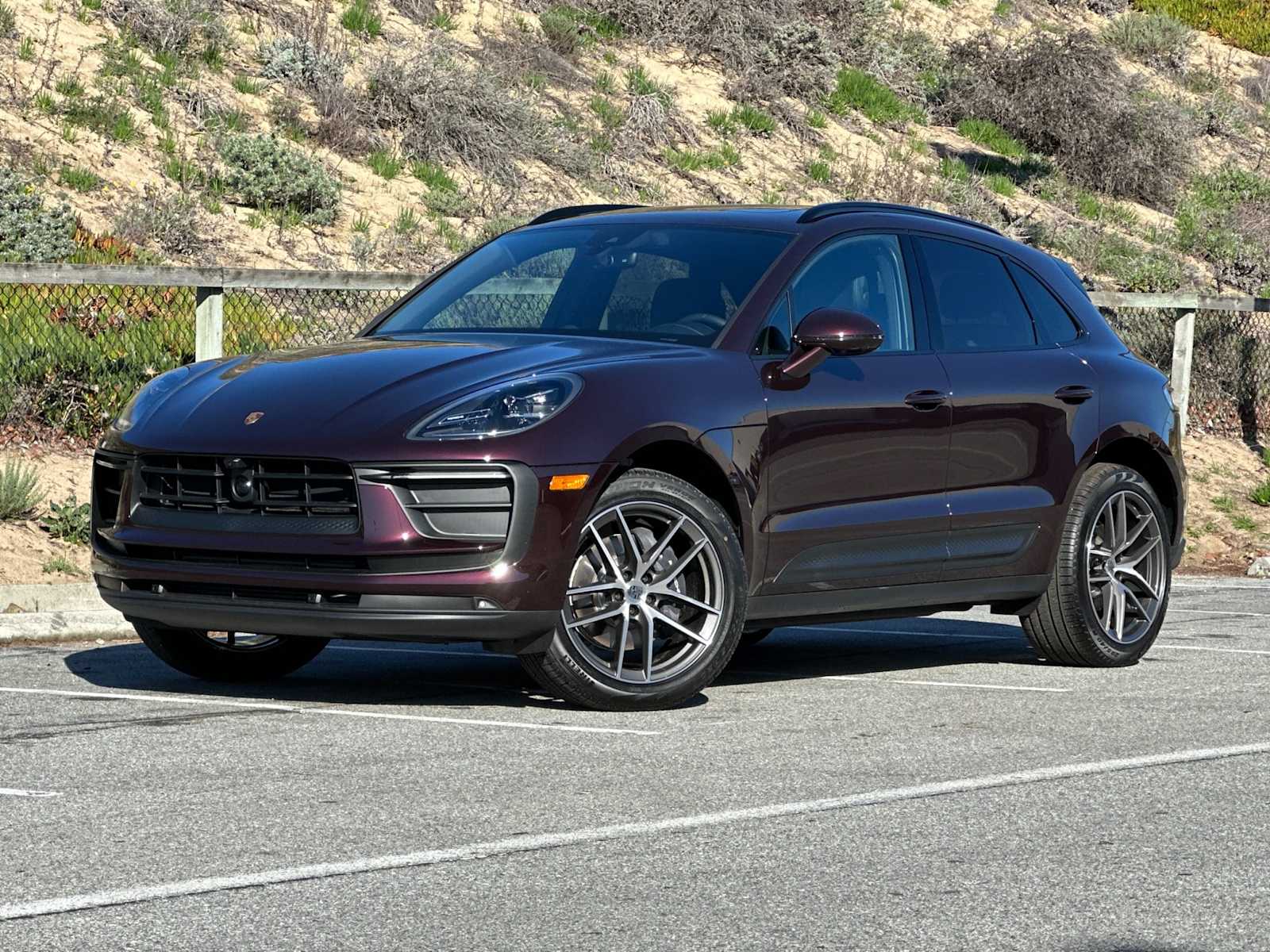 Thumbnail: 2026 Porsche Macan - 1