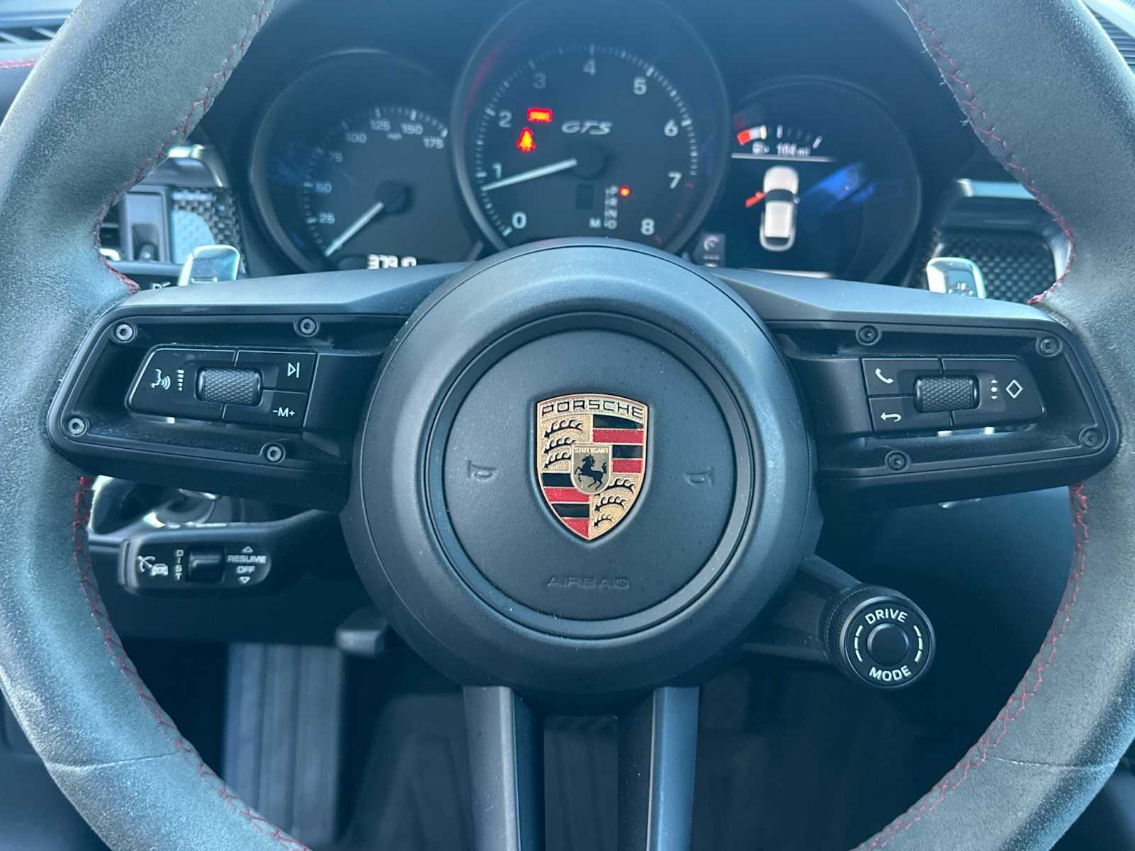 Thumbnail: 2023 Porsche Macan - 24