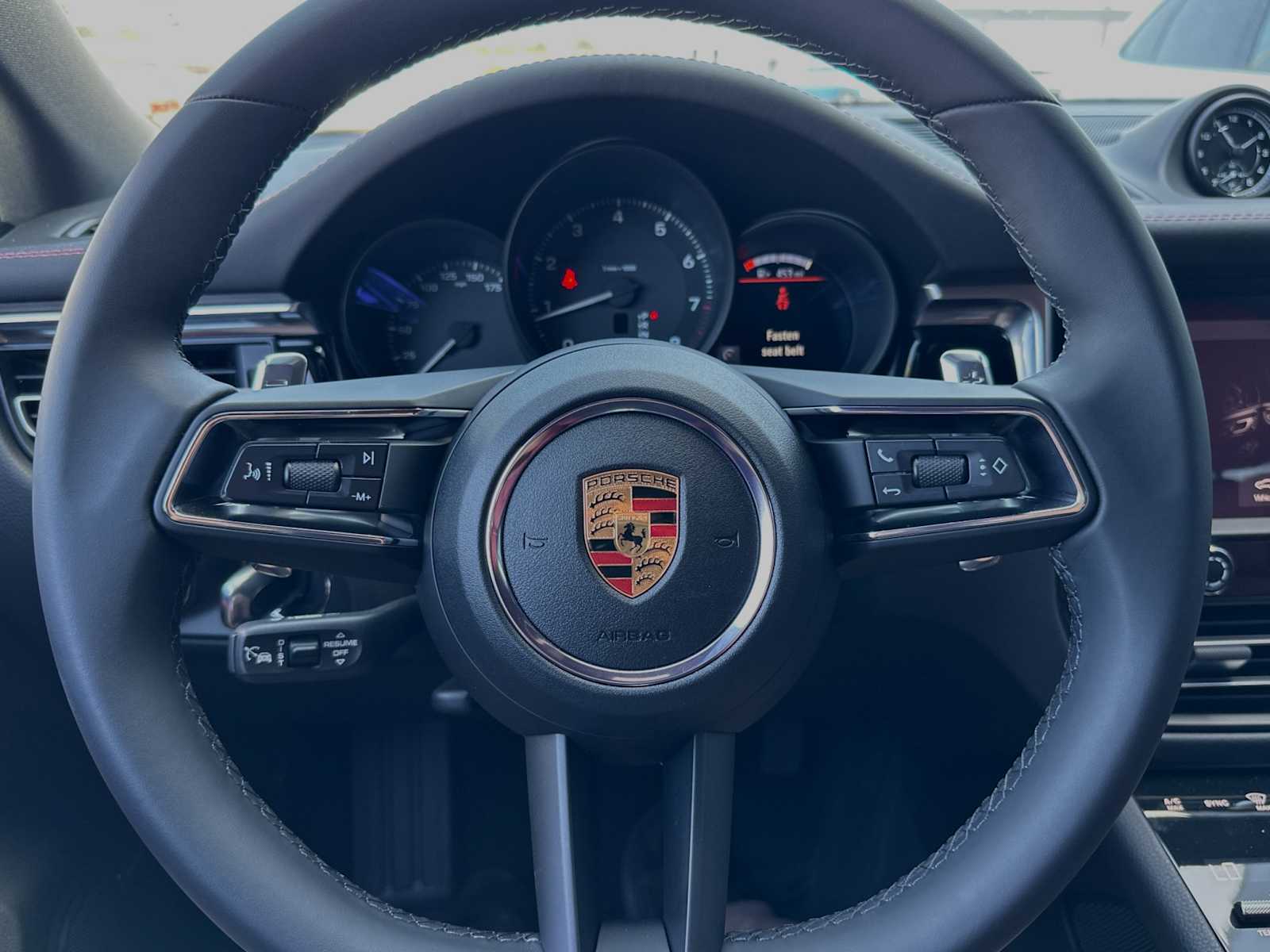 Thumbnail: 2024 Porsche Macan - 24