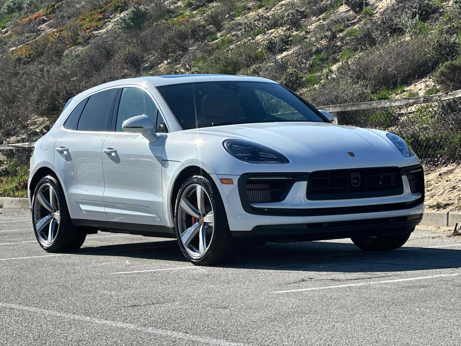 Thumbnail: 2026 Porsche Macan - 10