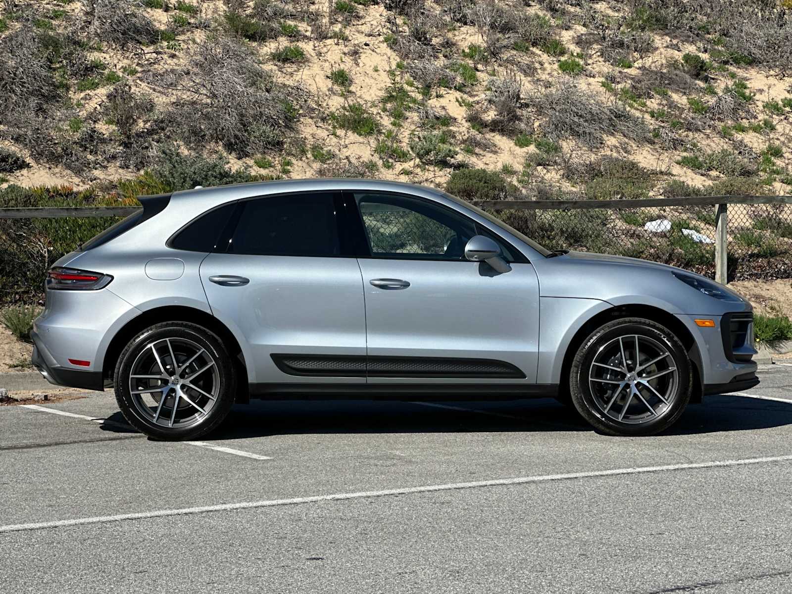 Thumbnail: 2026 Porsche Macan - 9