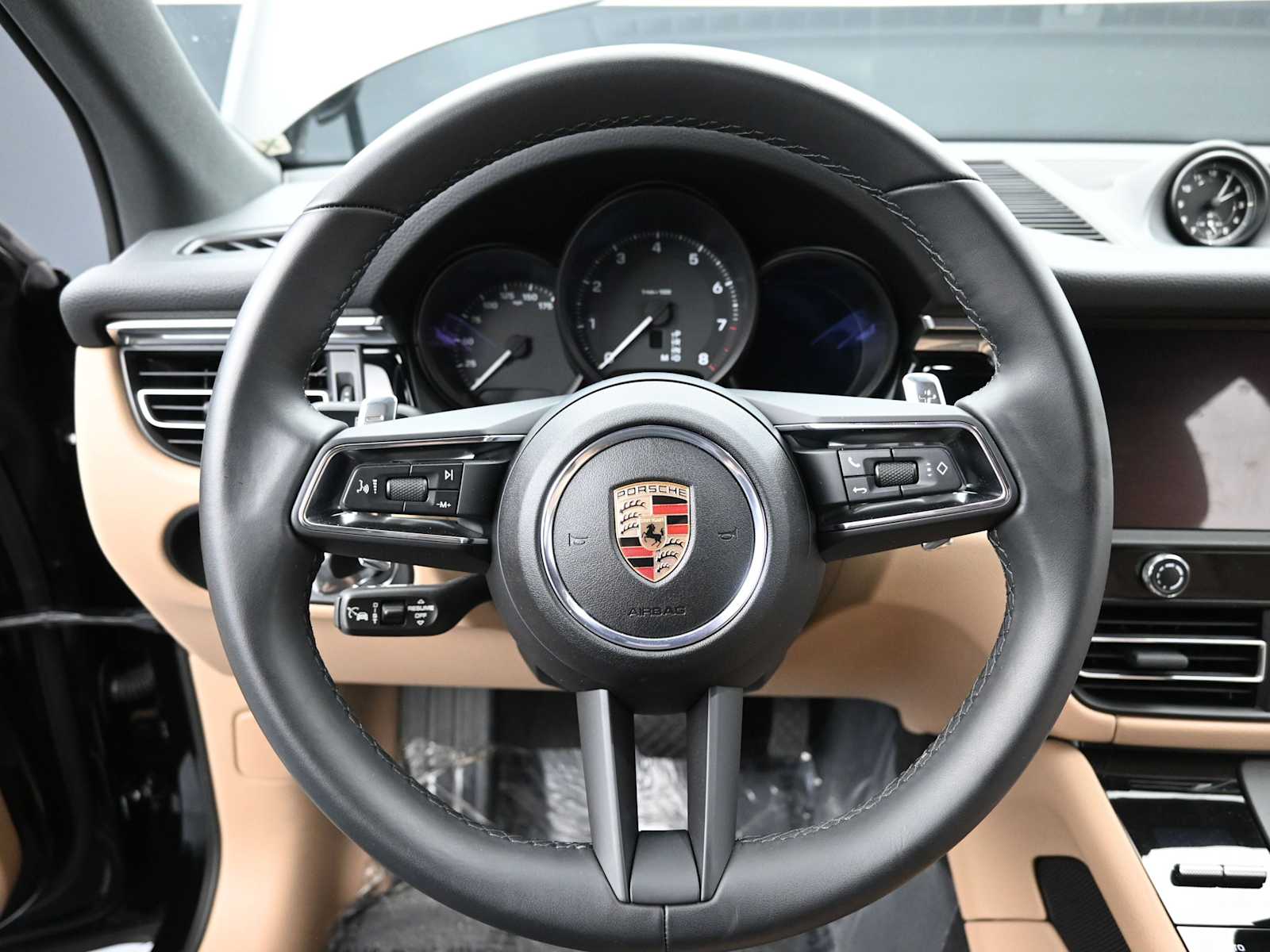 Thumbnail: 2025 Porsche Macan - 4