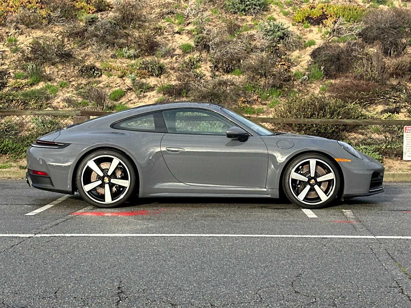 Thumbnail: 2026 Porsche 911 - 9