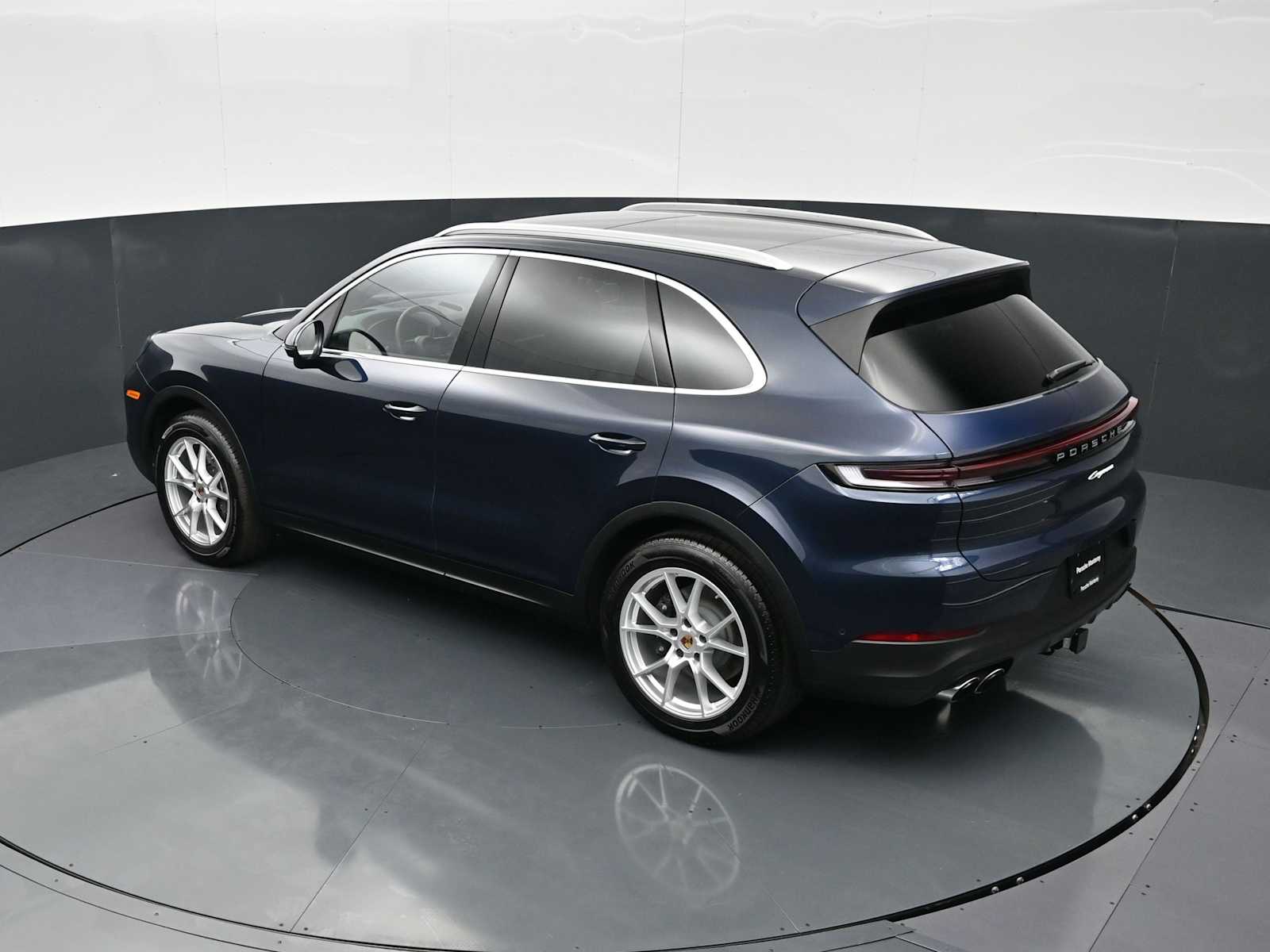 Thumbnail: 2025 Porsche Cayenne - 30