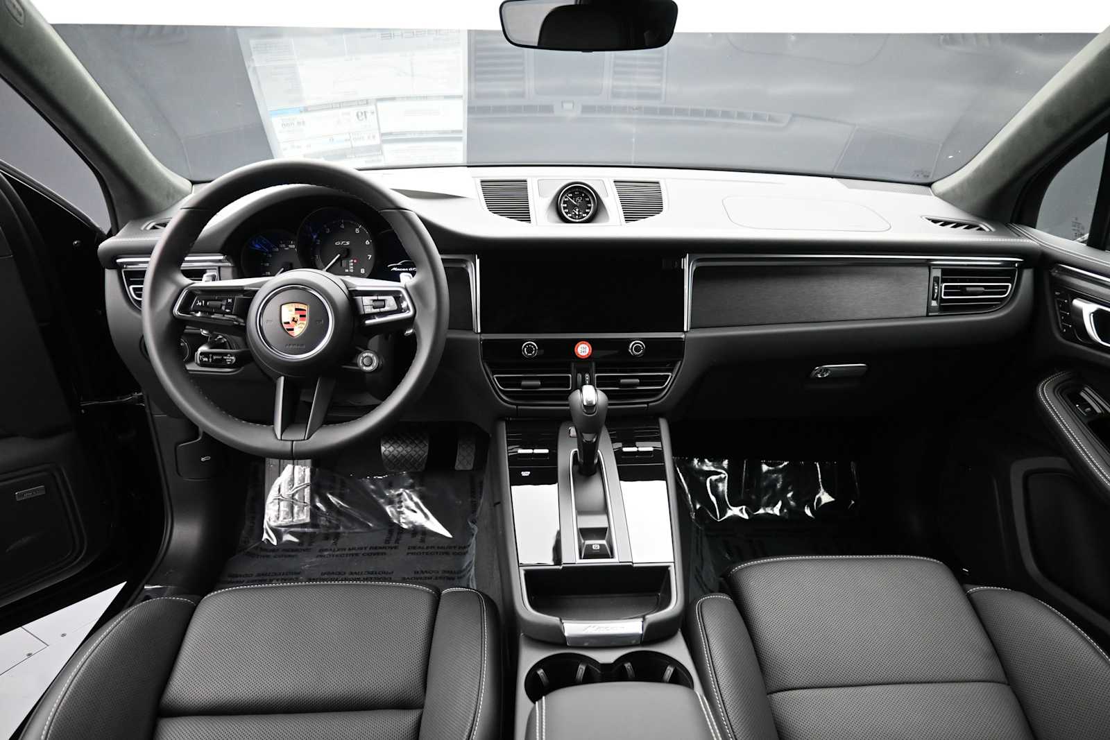 Thumbnail: 2026 Porsche Macan - 6