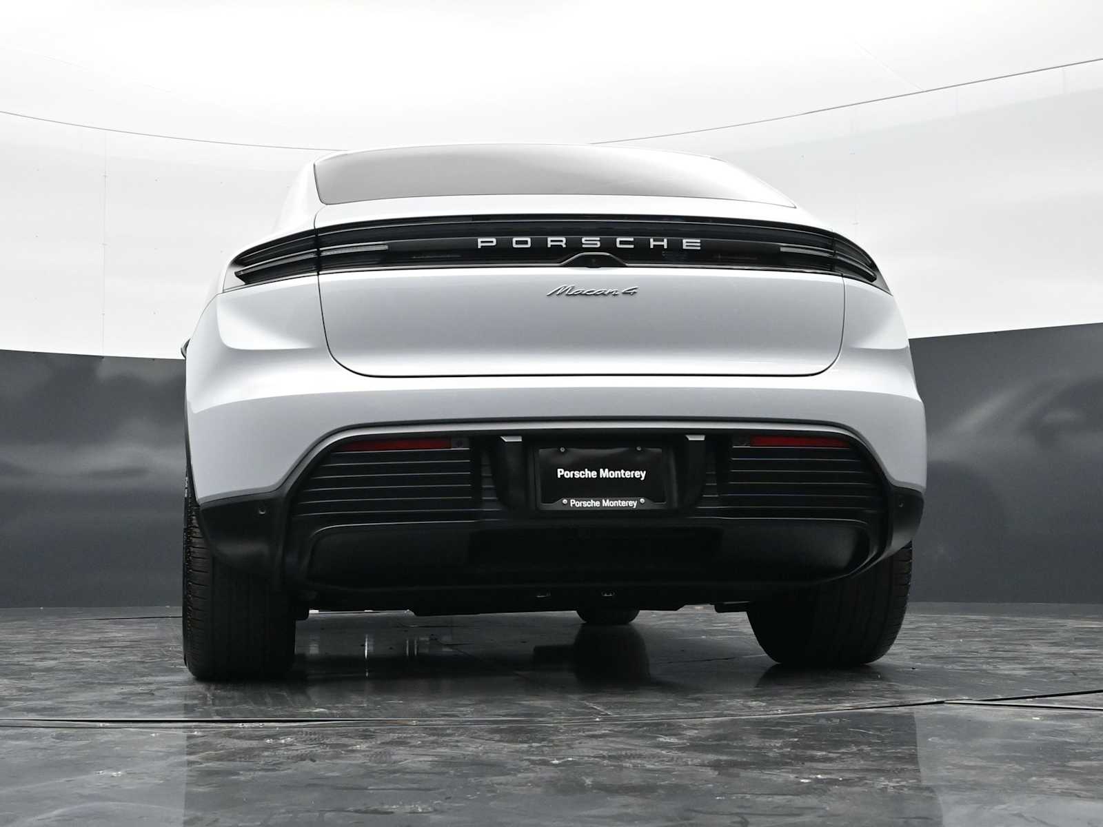 Thumbnail: 2026 Porsche Macan - 46