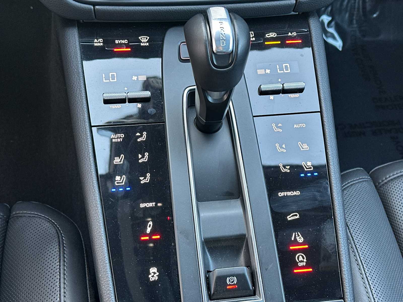 Thumbnail: 2025 Porsche Macan - 22