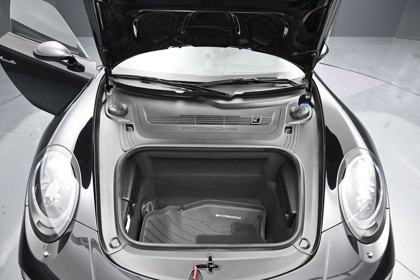 Thumbnail: 2018 Porsche 911 - 22