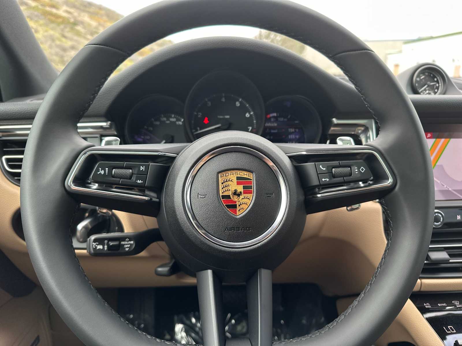 Thumbnail: 2025 Porsche Macan - 25