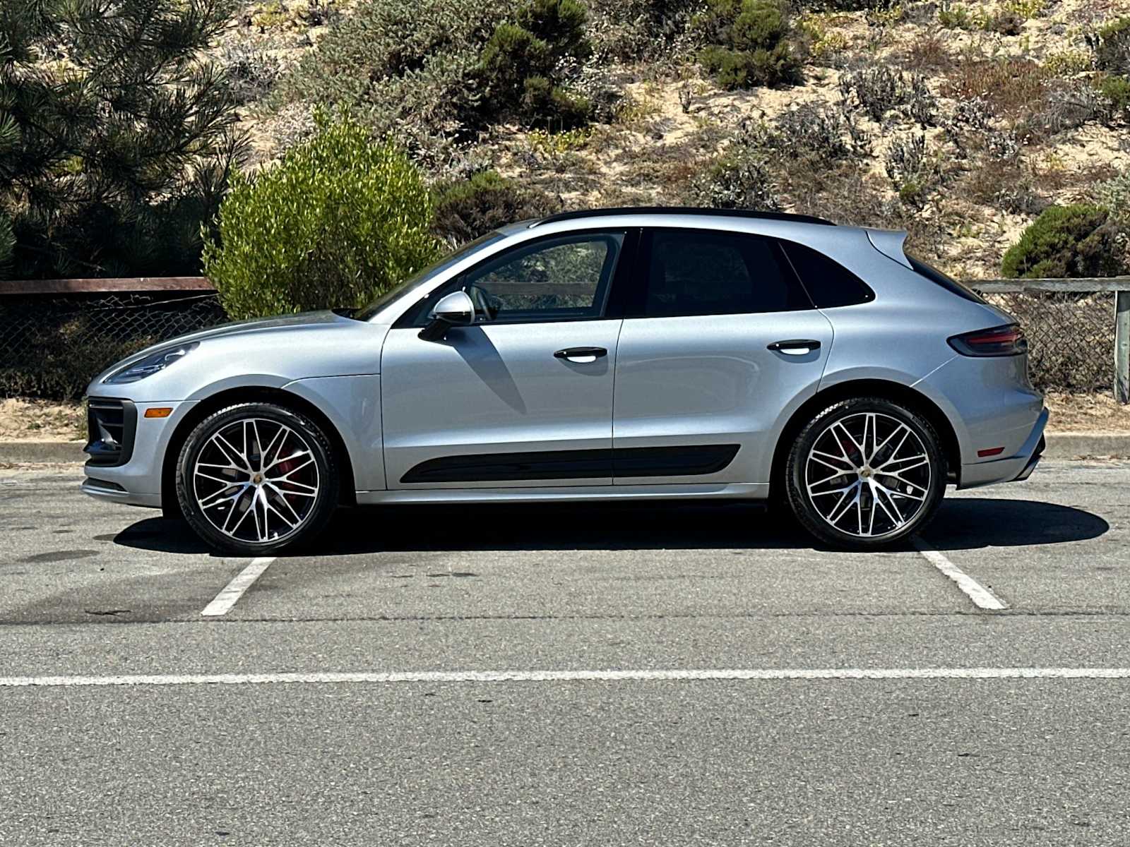 Thumbnail: 2025 Porsche Macan - 2