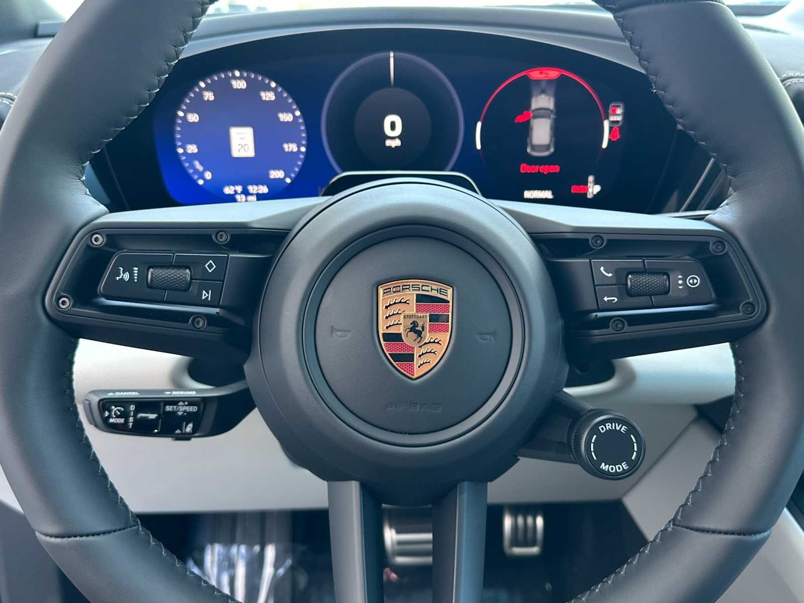 Thumbnail: 2026 Porsche Macan - 24