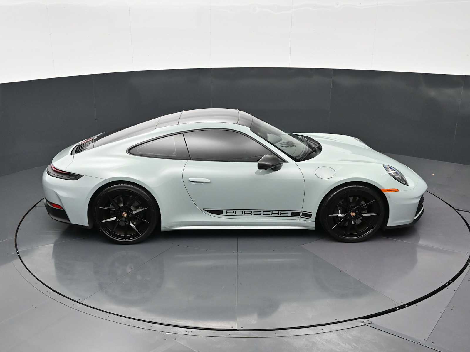 Thumbnail: 2025 Porsche 911 - 31