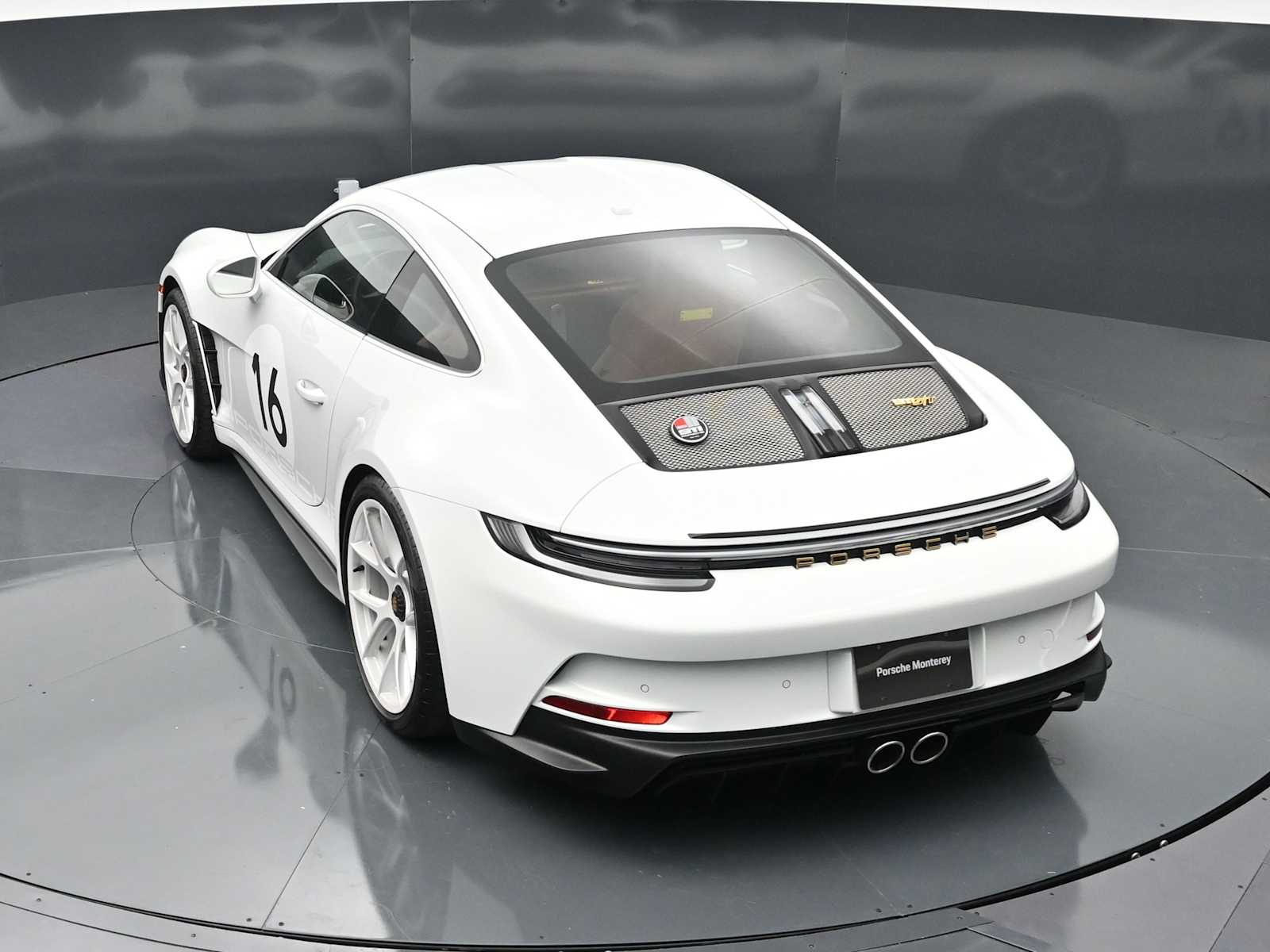 Thumbnail: 2024 Porsche 911 - 40