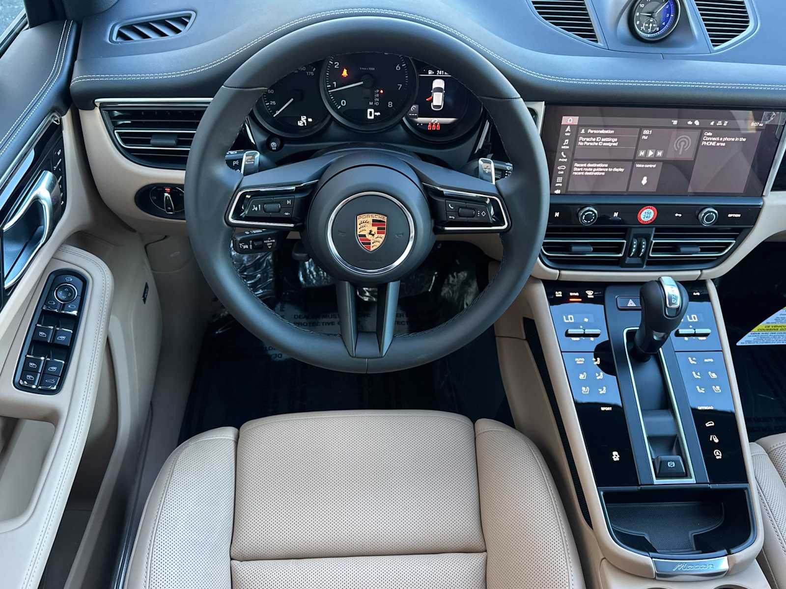 Thumbnail: 2026 Porsche Macan - 15