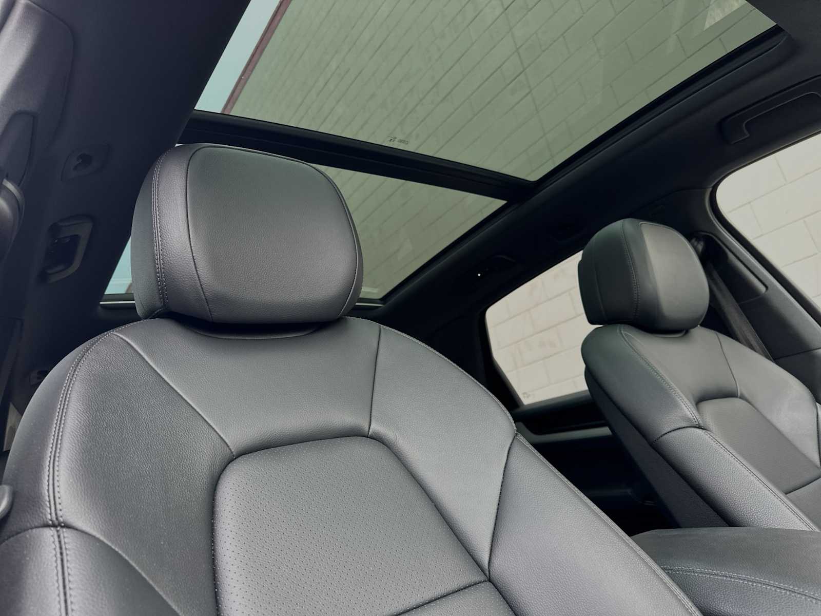 Thumbnail: 2024 Porsche Cayenne - 16