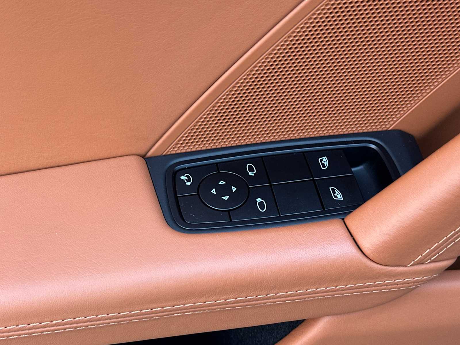 Thumbnail: 2025 Porsche 911 - 13