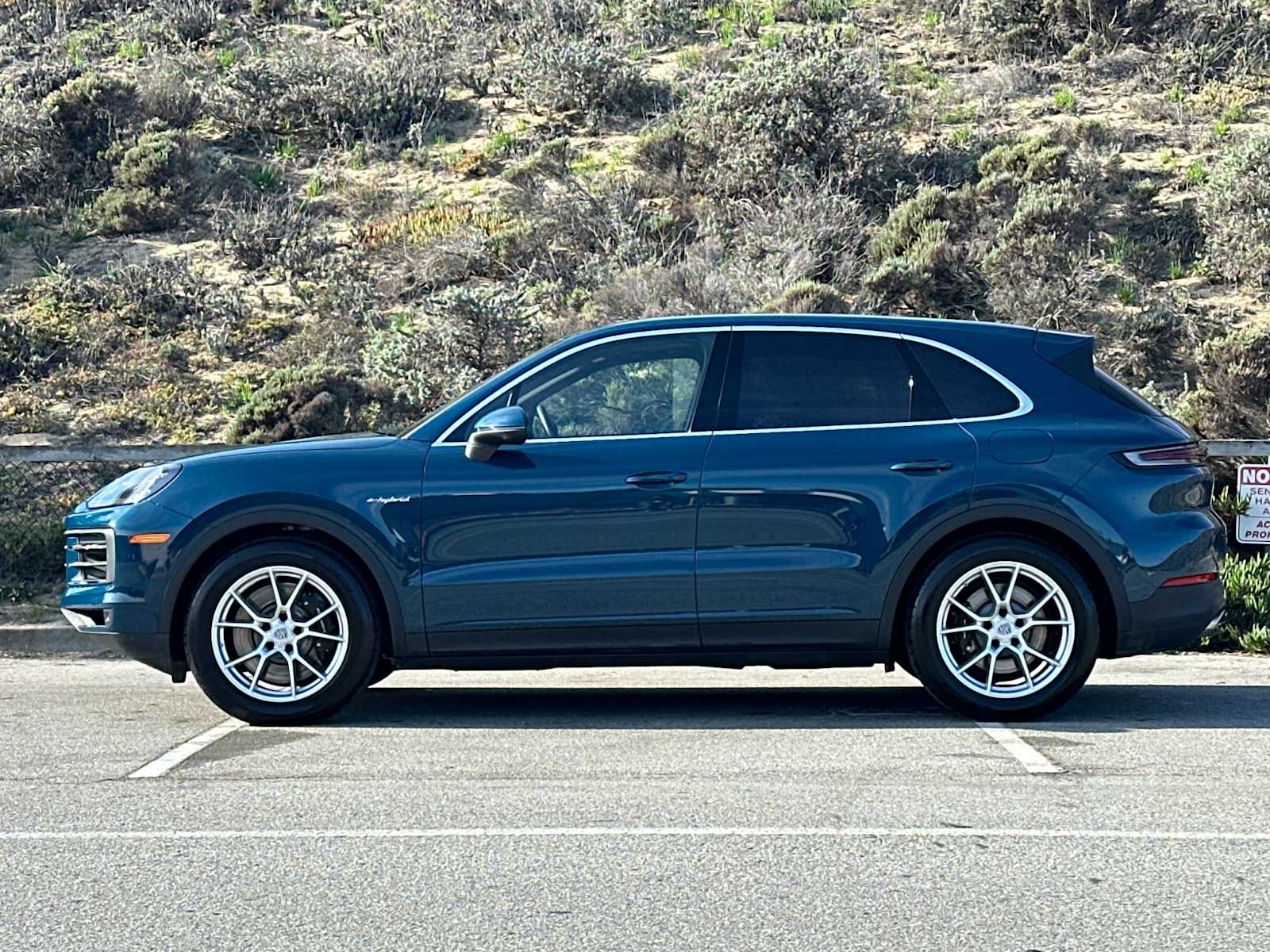 Thumbnail: 2024 Porsche Cayenne - 2