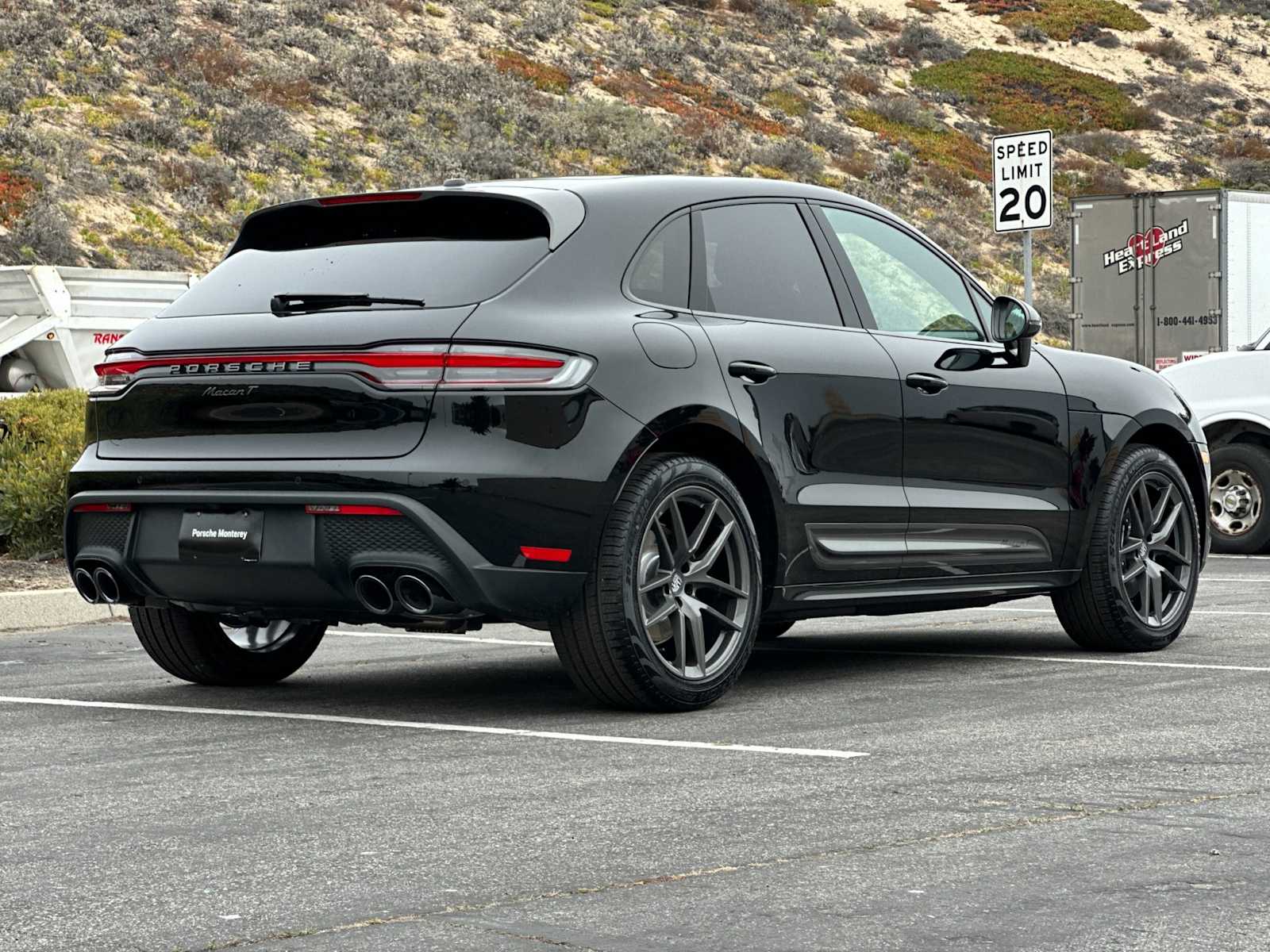 Thumbnail: 2025 Porsche Macan - 7