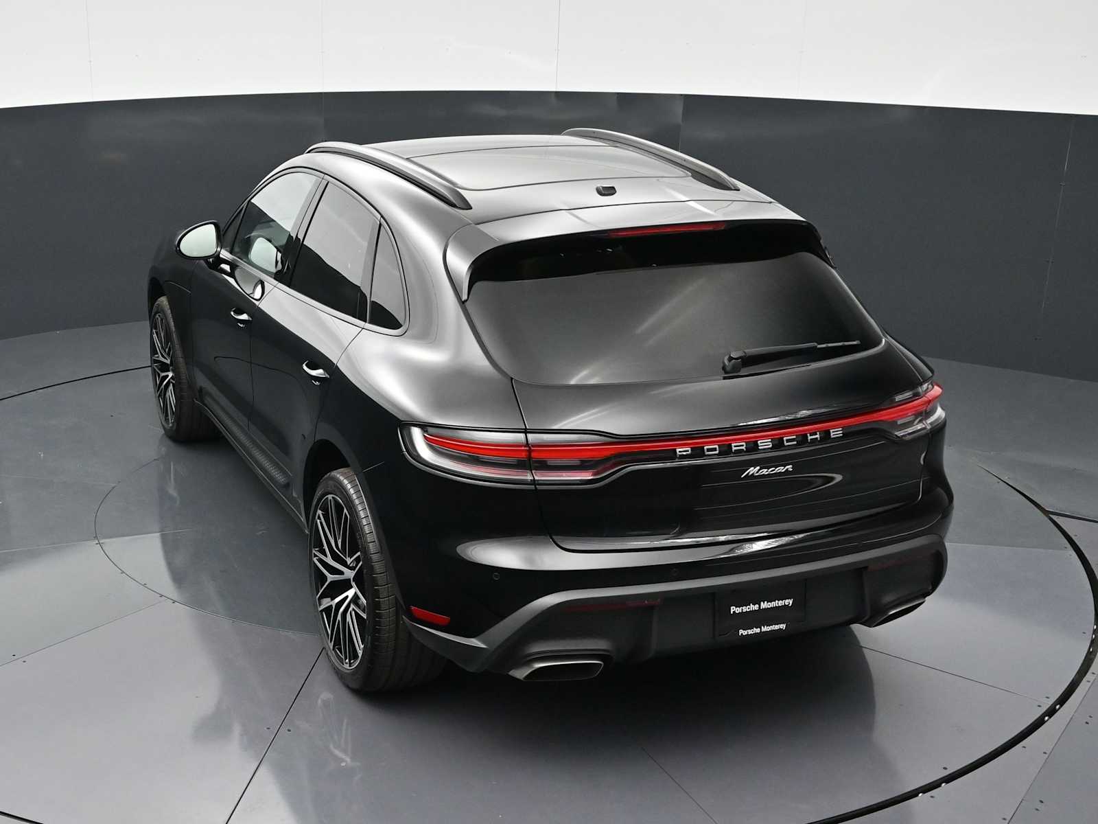 Thumbnail: 2025 Porsche Macan - 34