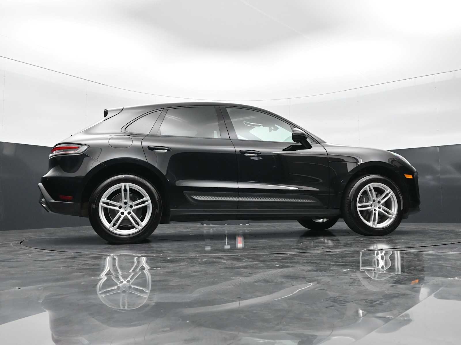 Thumbnail: 2024 Porsche Macan - 40