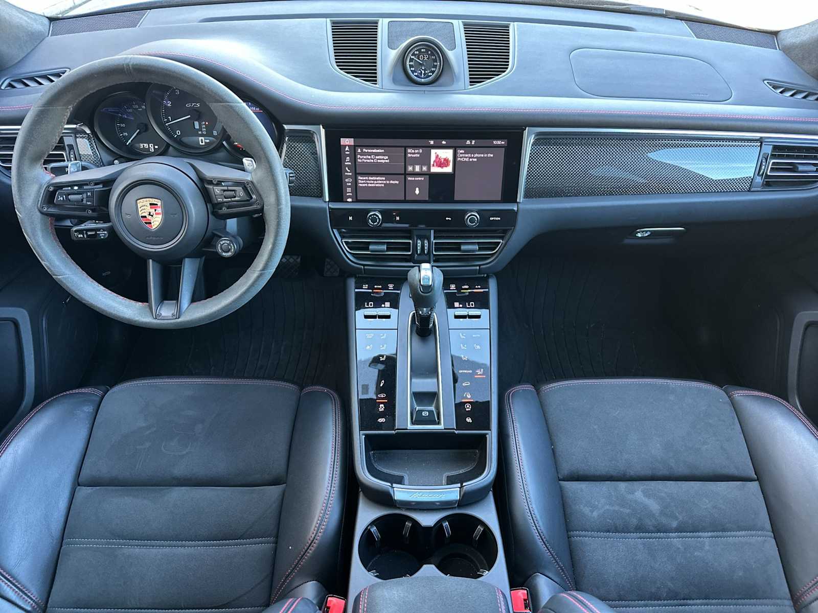 Thumbnail: 2023 Porsche Macan - 6