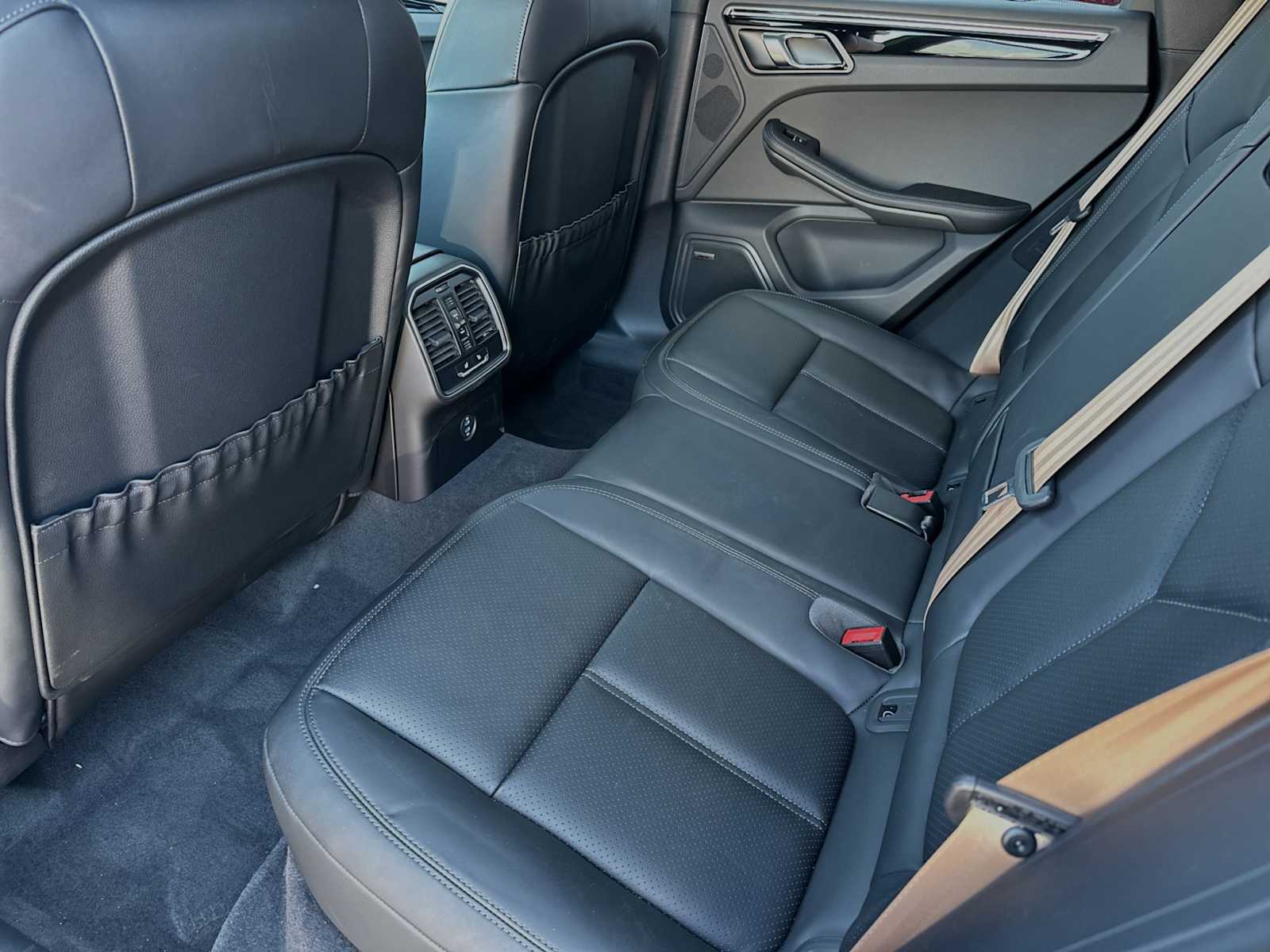 Thumbnail: 2024 Porsche Macan - 14