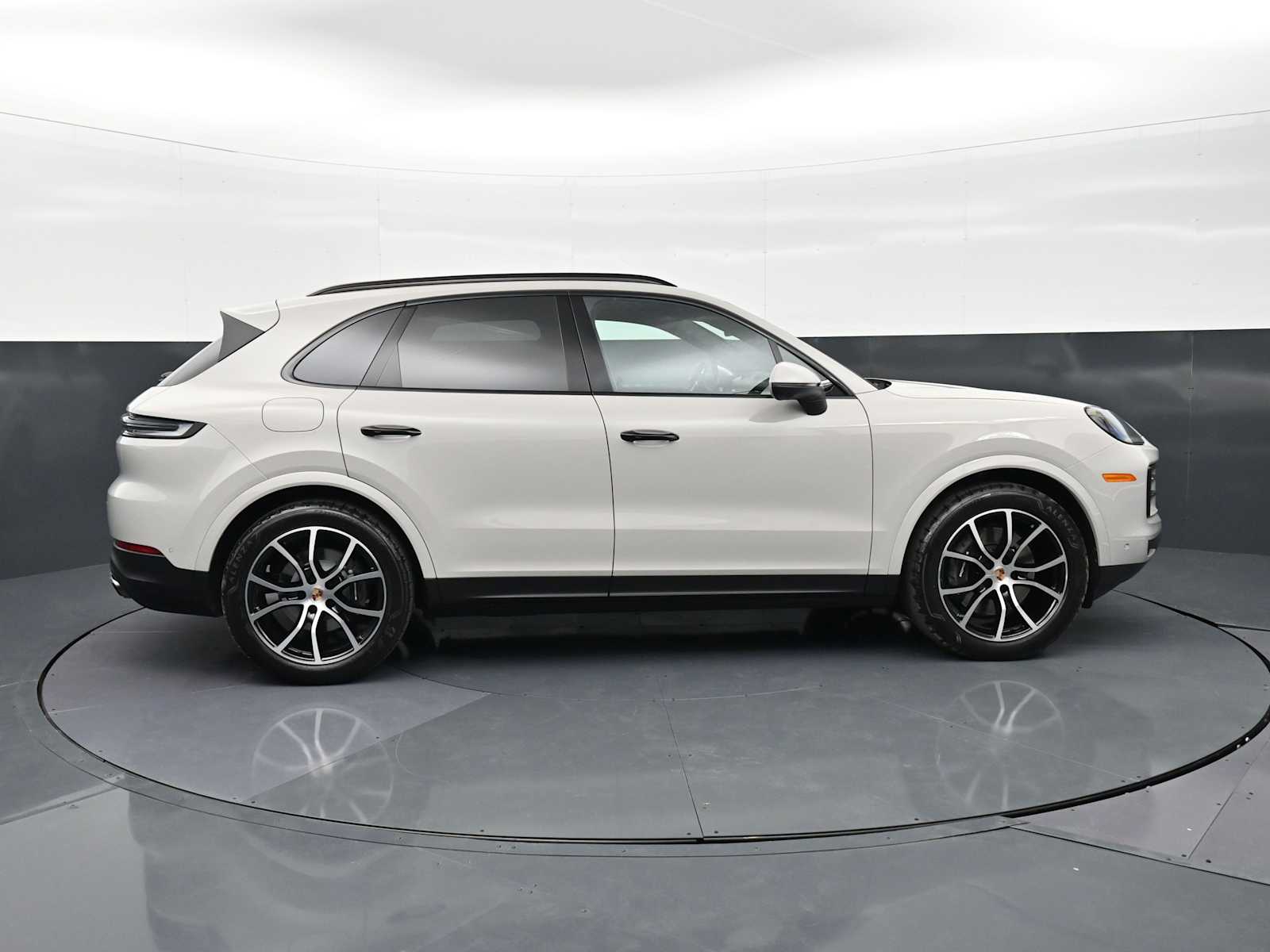 Thumbnail: 2026 Porsche Cayenne - 36