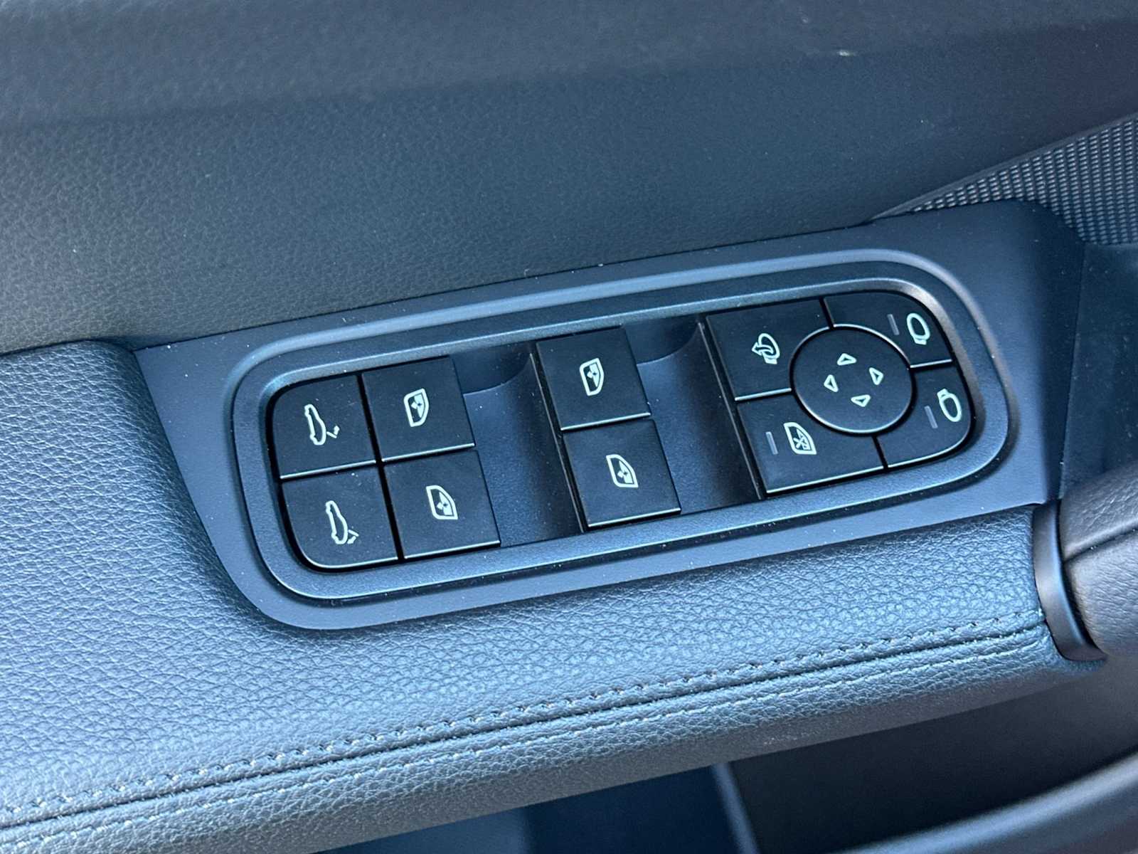 Thumbnail: 2026 Porsche  - 13