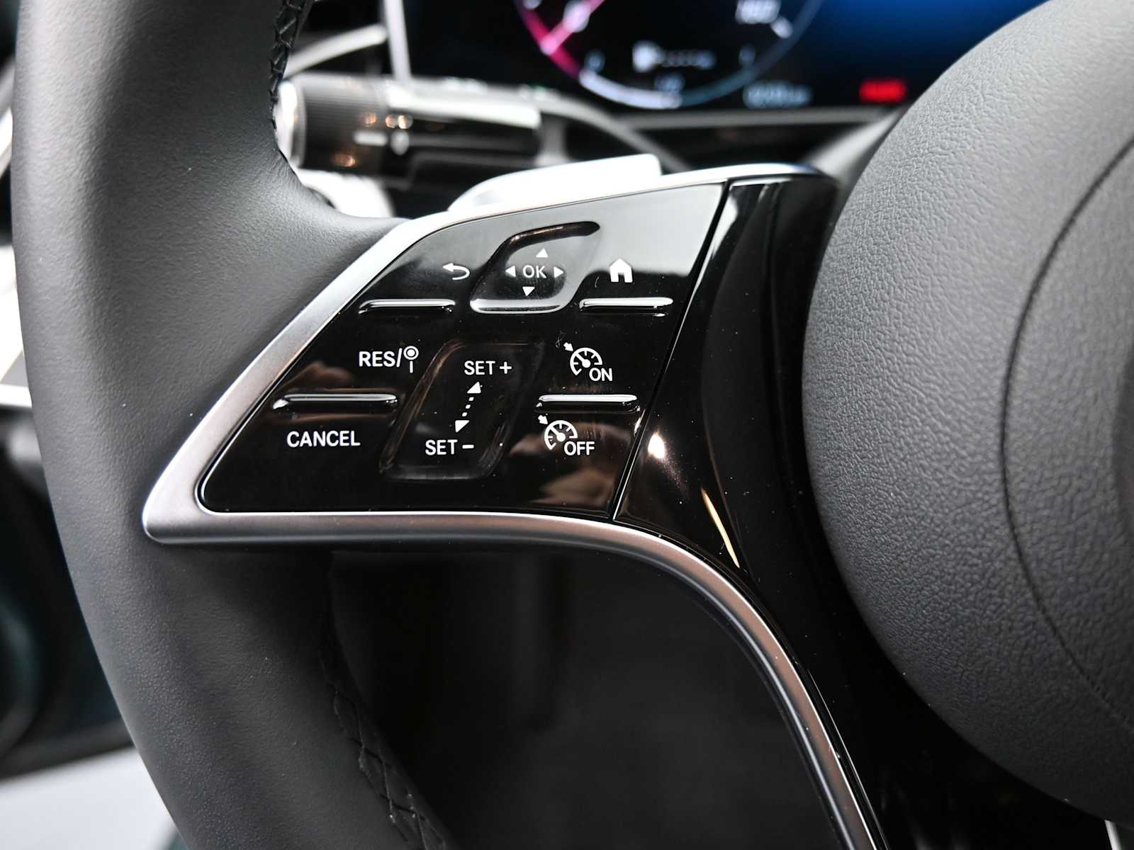 Thumbnail: 2025 Mercedes-Benz E-Class - 11