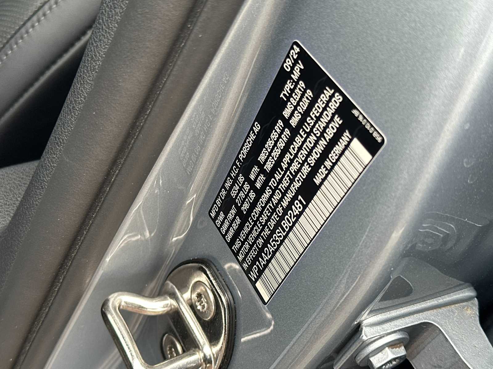 Thumbnail: 2025 Porsche Macan - 27