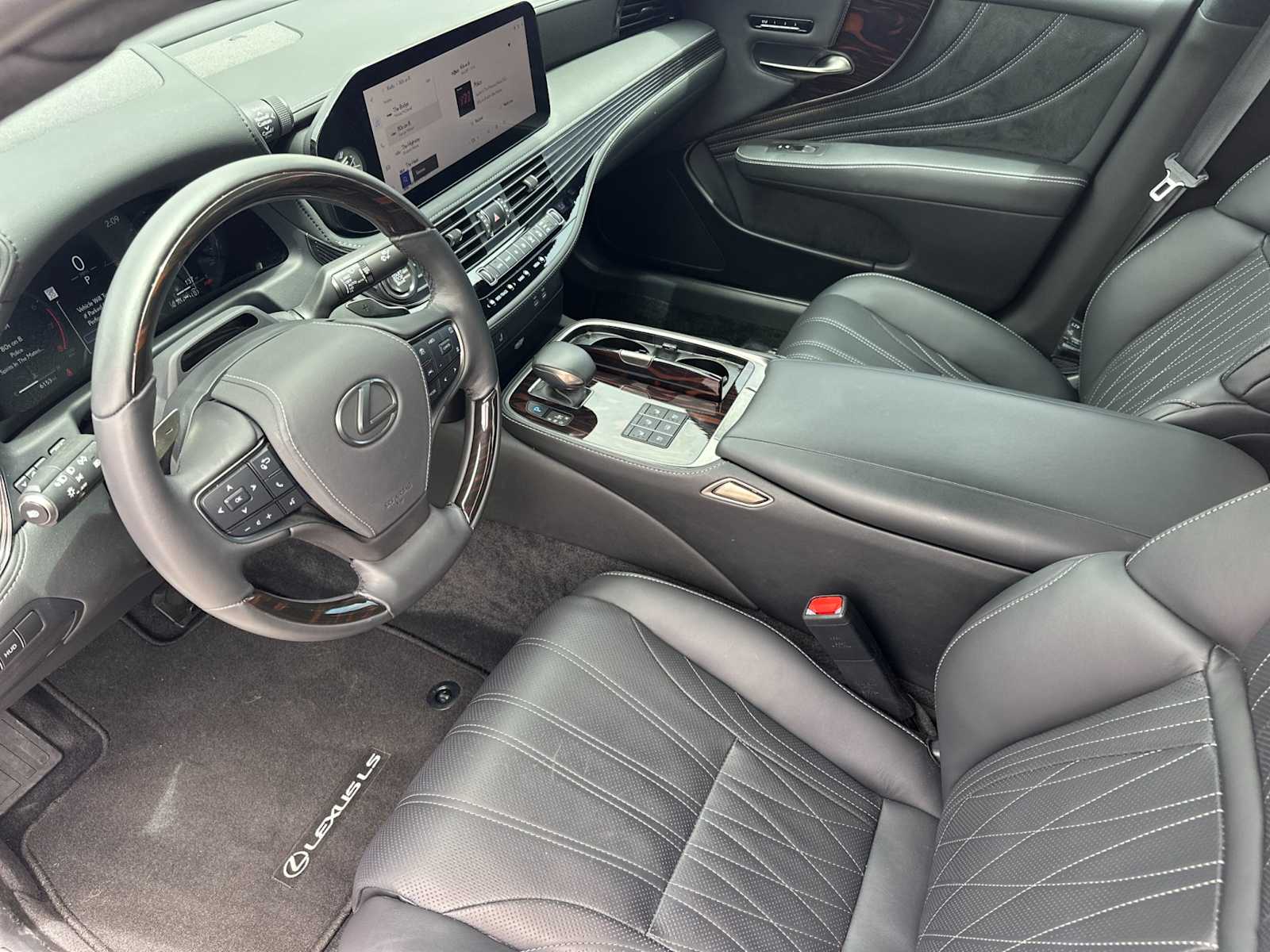Thumbnail: 2024 Lexus LS - 4