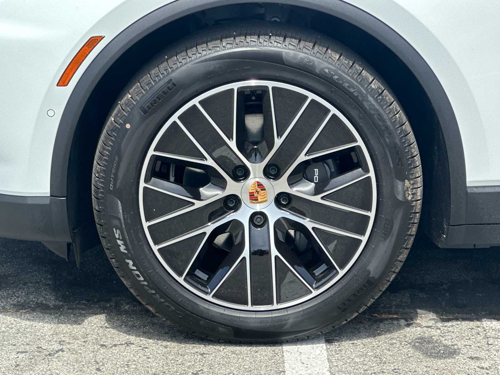 Thumbnail: 2025 Porsche Macan - 25