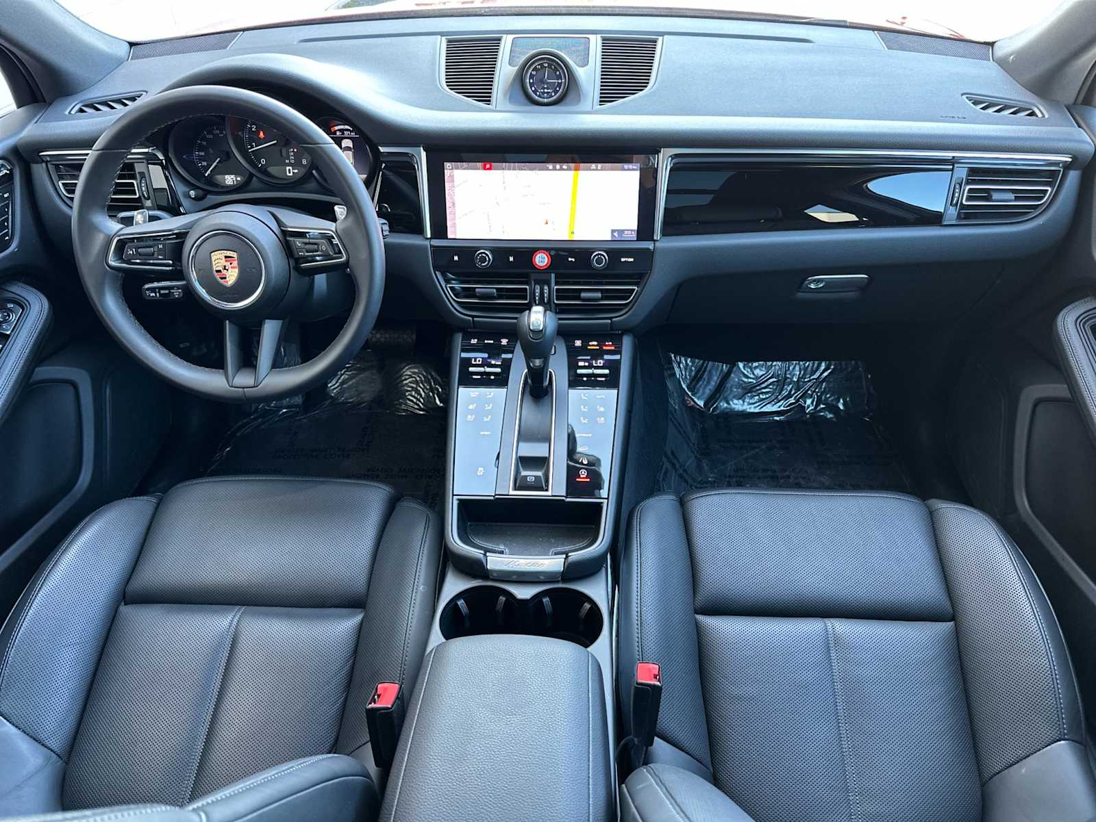 Thumbnail: 2024 Porsche Macan - 6