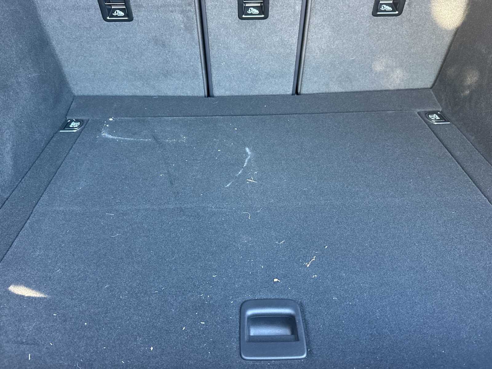 Thumbnail: 2025 Porsche Macan - 16