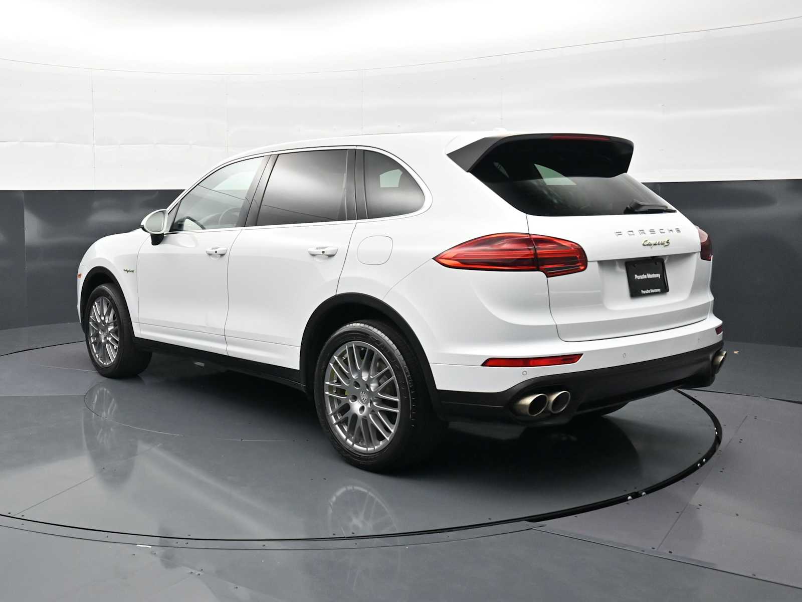 Thumbnail: 2015 Porsche Cayenne - 3