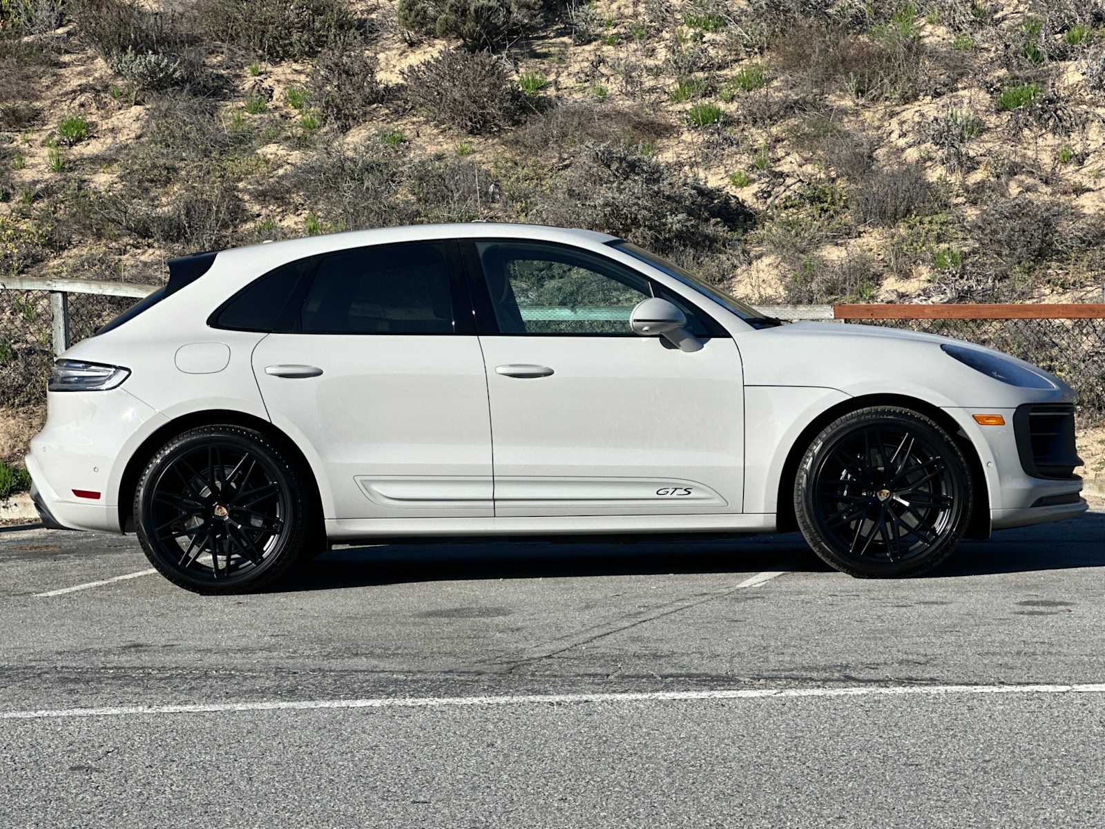 Thumbnail: 2025 Porsche Macan - 9