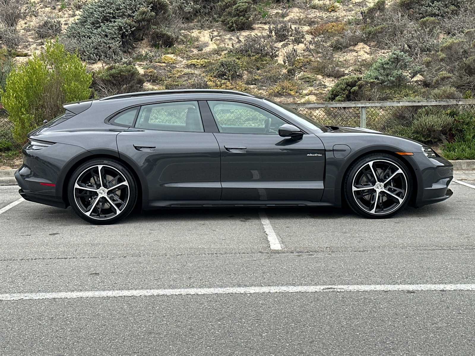 Thumbnail: 2025 Porsche Taycan - 9