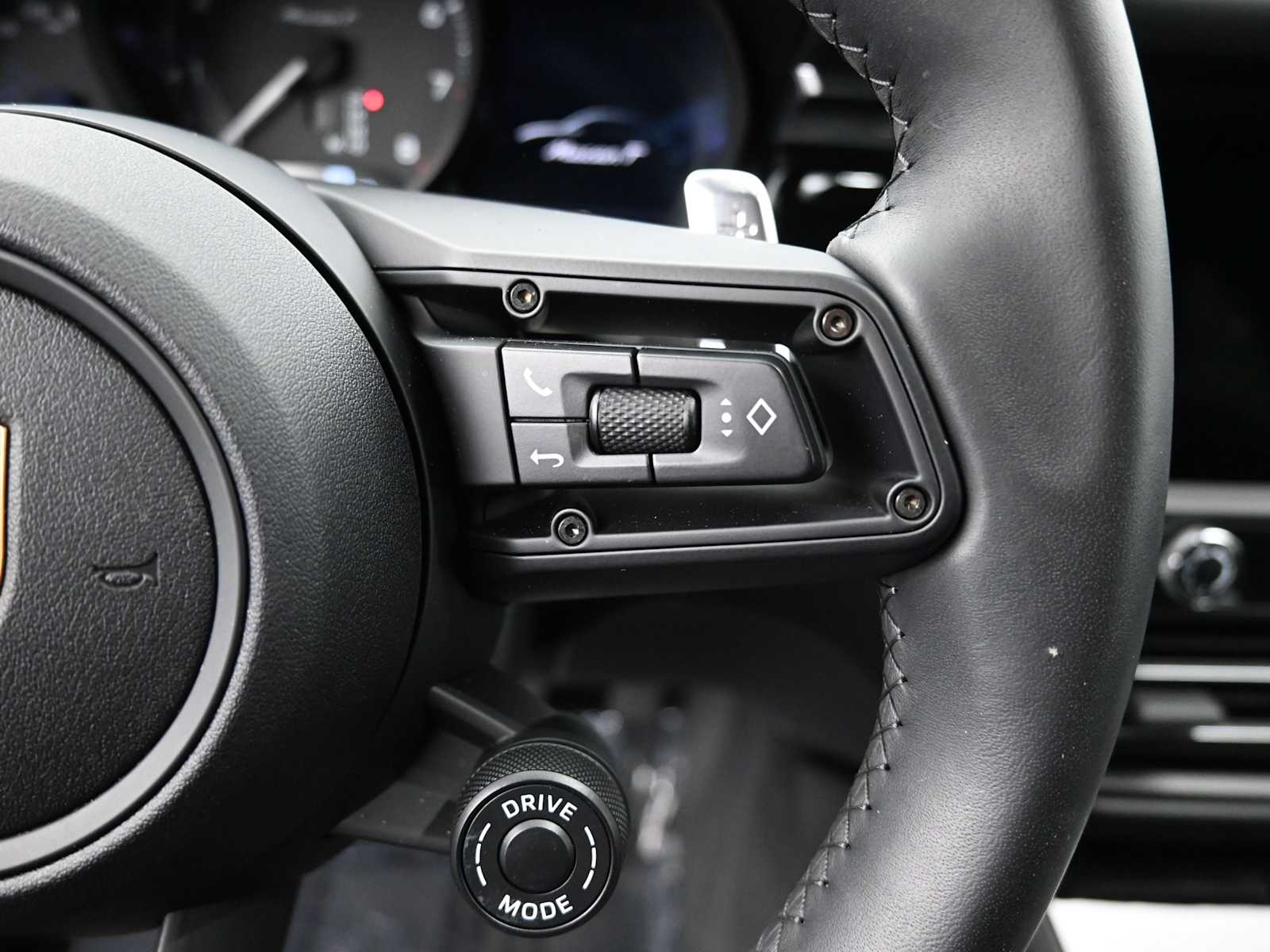 Thumbnail: 2025 Porsche Macan - 13