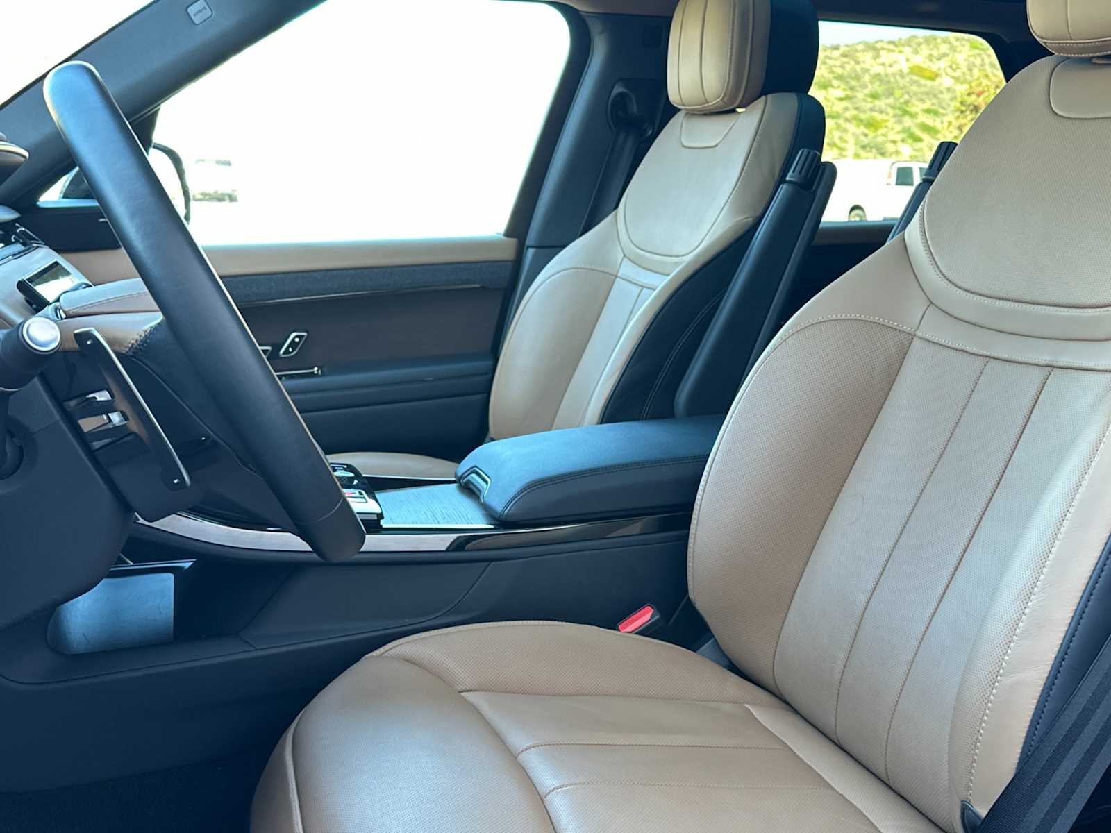 Thumbnail: 2023 Land Rover Range Rover Sport - 5