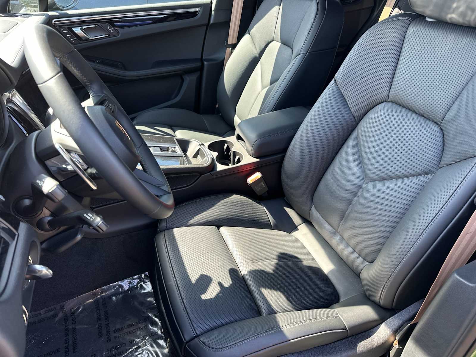 Thumbnail: 2024 Porsche Macan - 27